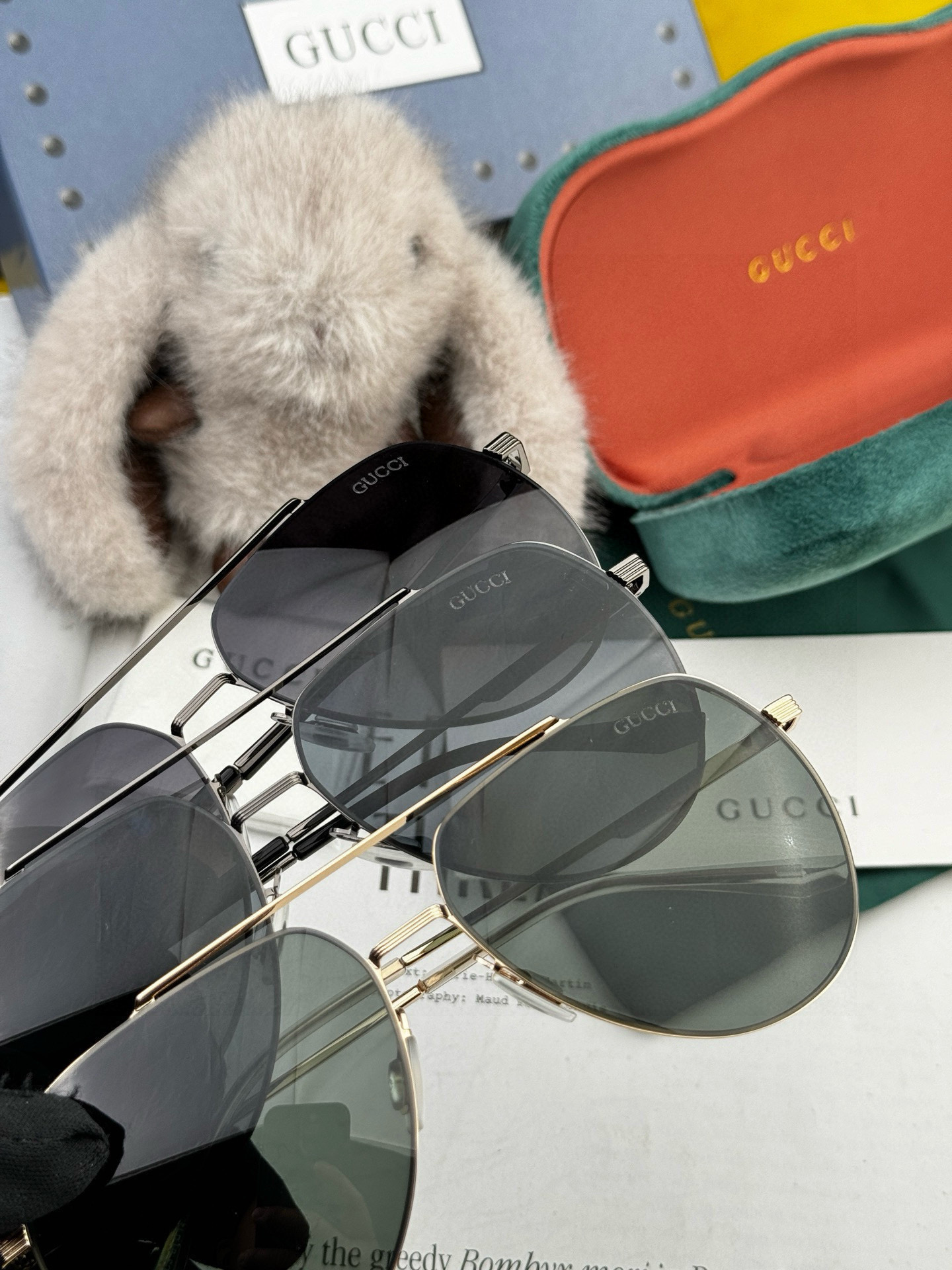         GUCCI 男款炫彩飞行员偏光太阳镜 ❤️材质：高清尼龙加厚卡槽高清偏光镜片 🌹无边框镜