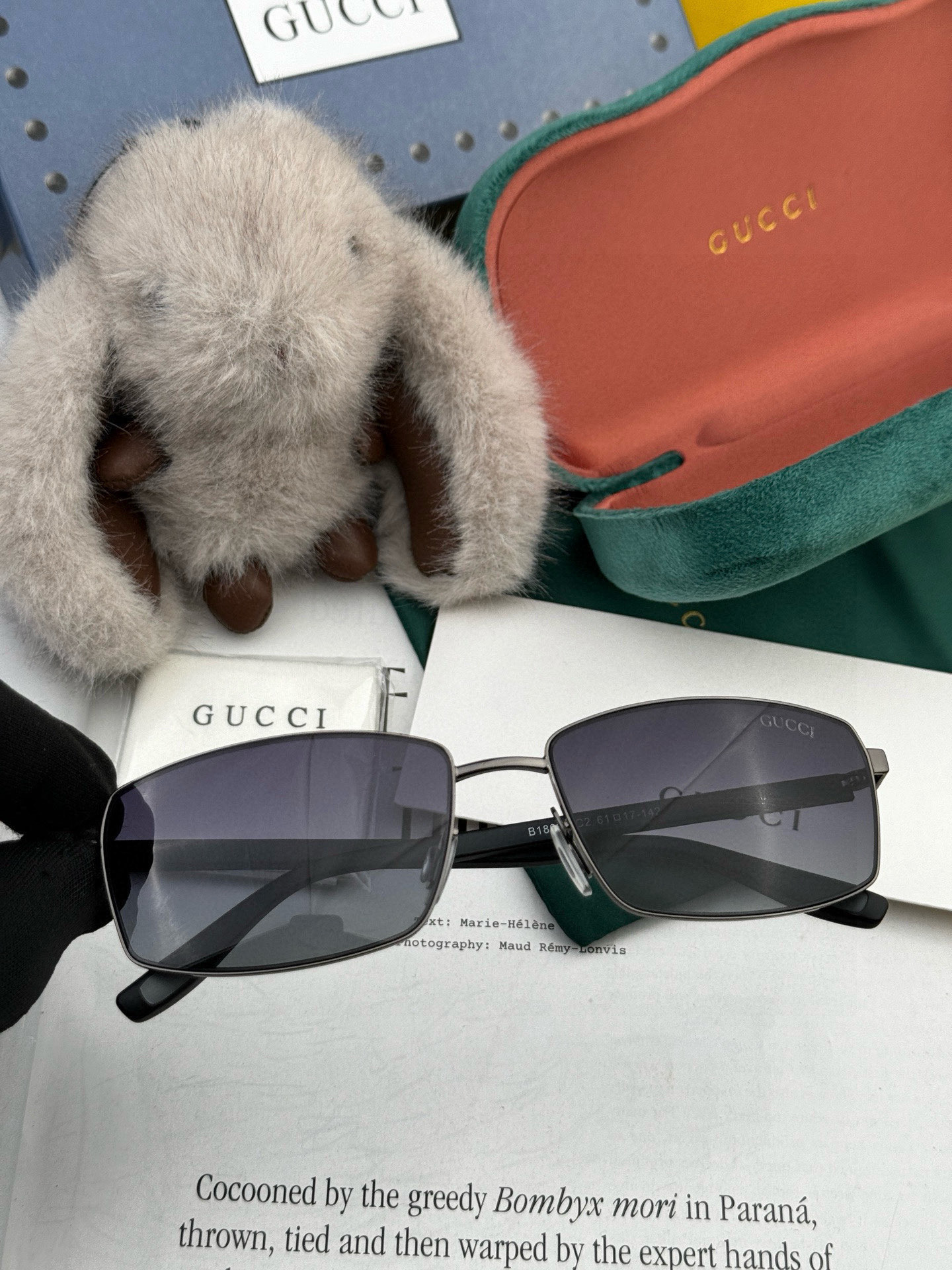         GUCCI 男款炫彩飞行员偏光太阳镜 ❤️材质：高清尼龙加厚卡槽高清偏光镜片 🌹无边框镜