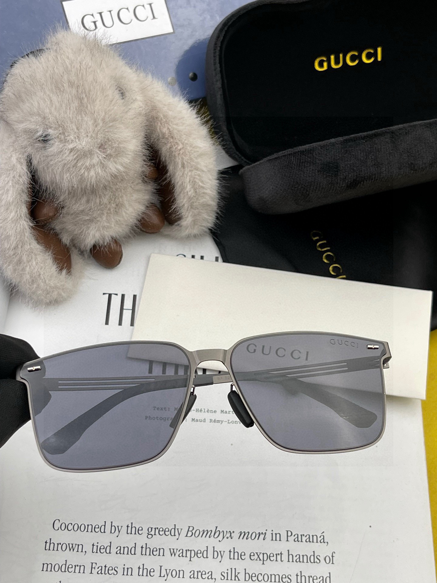        GUCCI 男款炫彩飞行员偏光太阳镜 ❤️材质：高清尼龙加厚卡槽高清偏光镜片 🌹无边框镜架