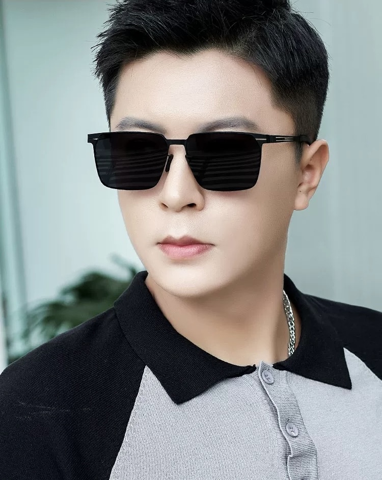 ♦️LV 2025新款男女情侣款太阳镜多边形墨镜iP电镀永不褪色 超轻超有弹性整幅眼镜无螺丝重要的是压不
