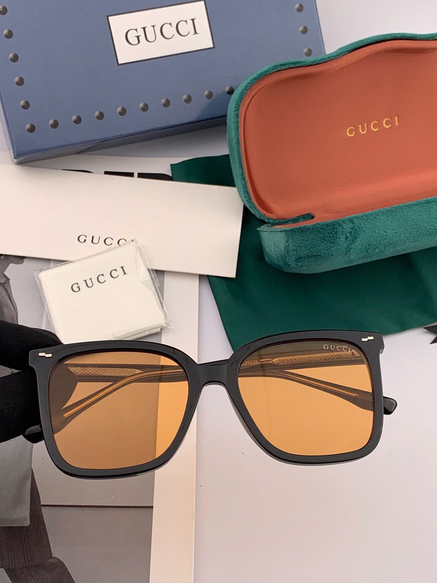  🔺GUCCI🔻古驰 GG方框太阳镜 完美品质 🎓独特设计  适合各种脸型 亮相时装周 超时尚百搭 实物