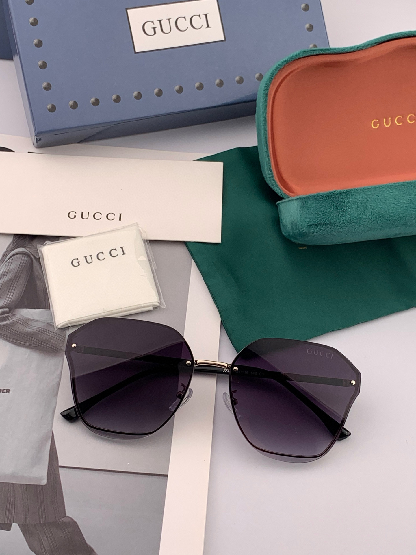  【GUCCI】 新款尼龙太眼镜，无框钻石 切边更有质感，大气女人范儿，大脸小脸都好看 ！型号：G124