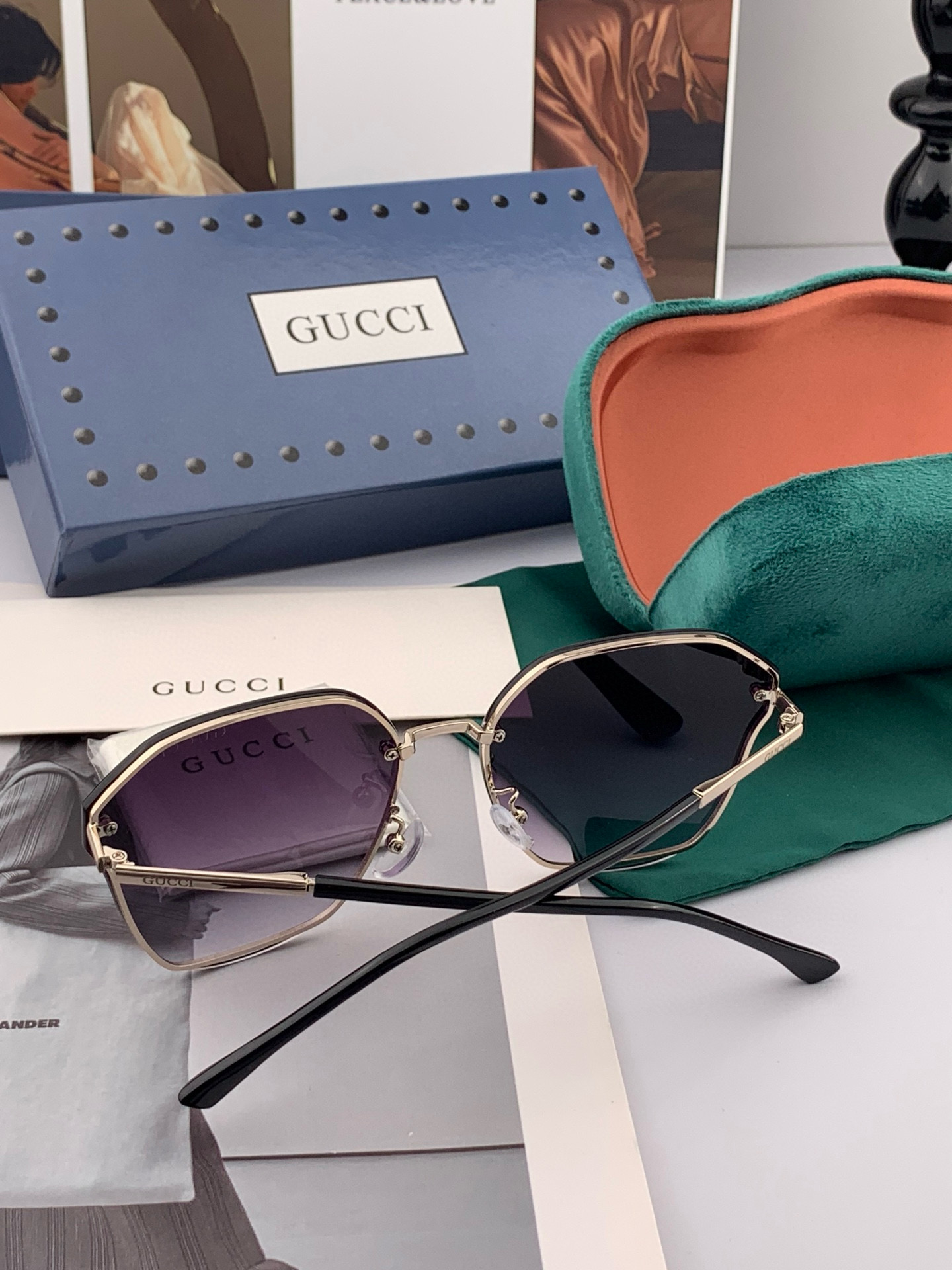  【GUCCI】 新款尼龙太眼镜，无框钻石 切边更有质感，大气女人范儿，大脸小脸都好看 ！型号：G124
