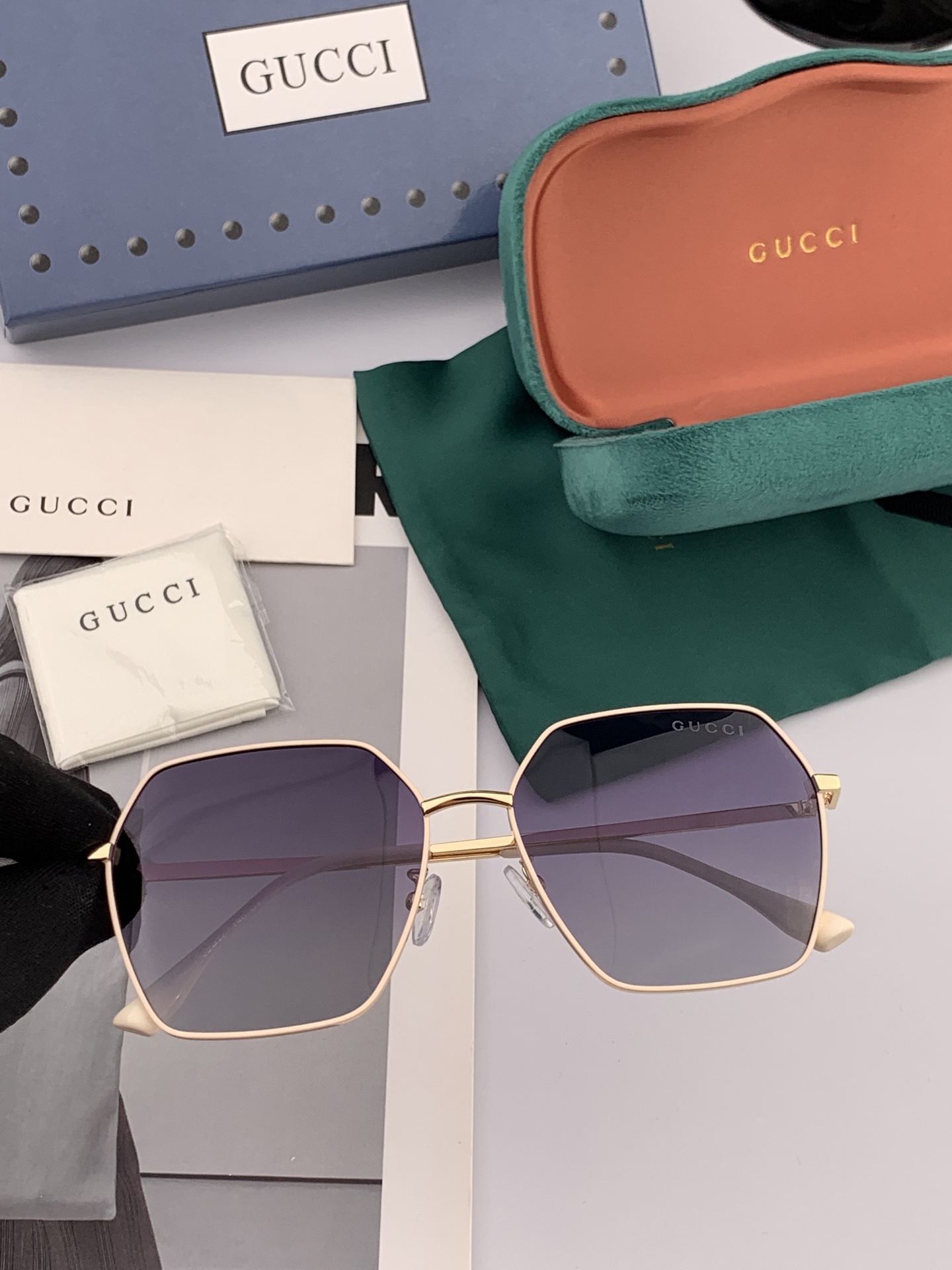   🔺 Gucci 🔻2025官方新款 众多明星同款色‼️‼️新款大框偏光墨镜 🌈🌈宝丽来超清加厚太阳镜