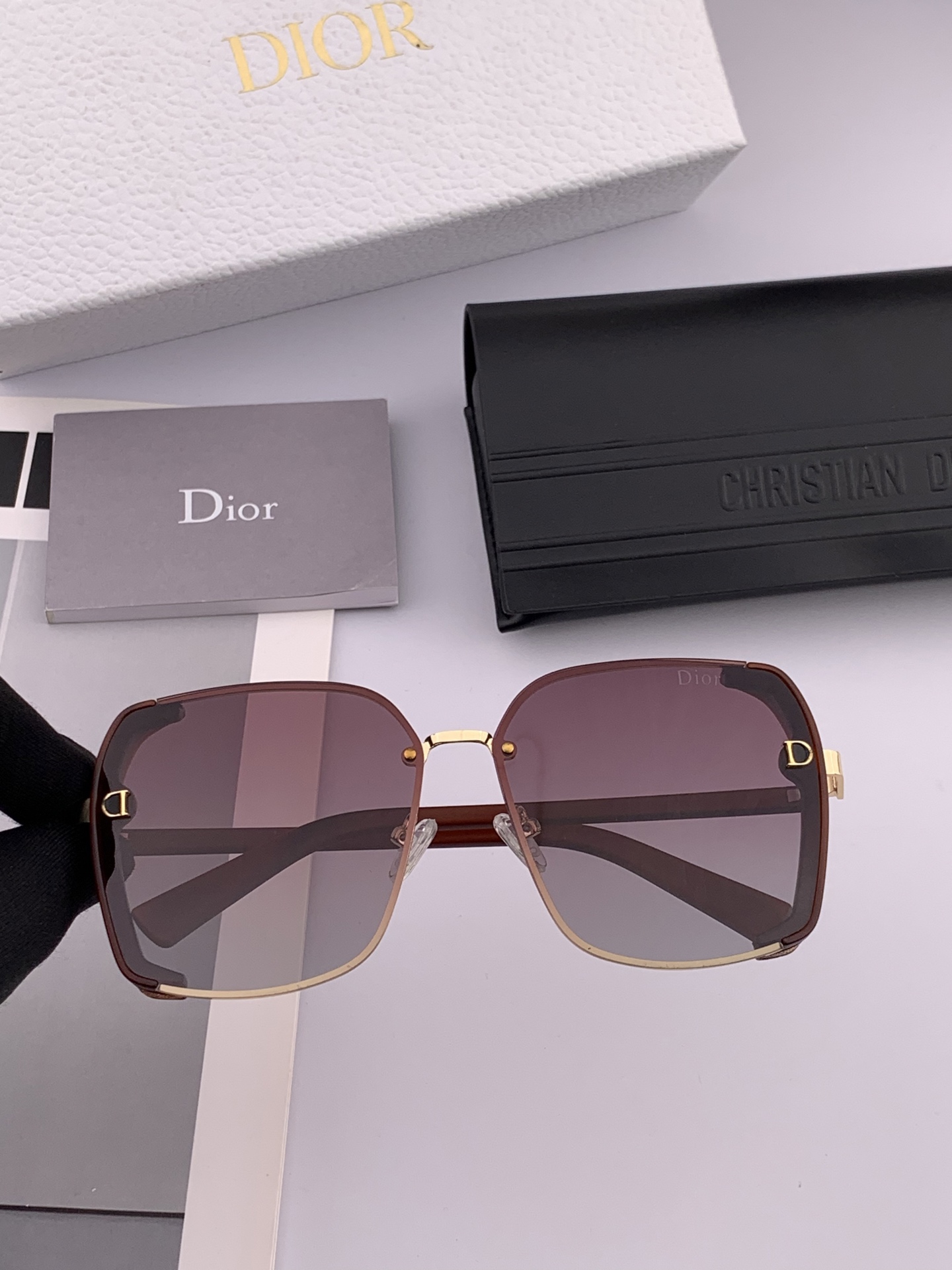  🔺 【DIOR-迪奥偏光太阳镜】2025开春新款 潮流爆款 时尚方框偏光太阳镜 高品质 佩戴舒适 网红