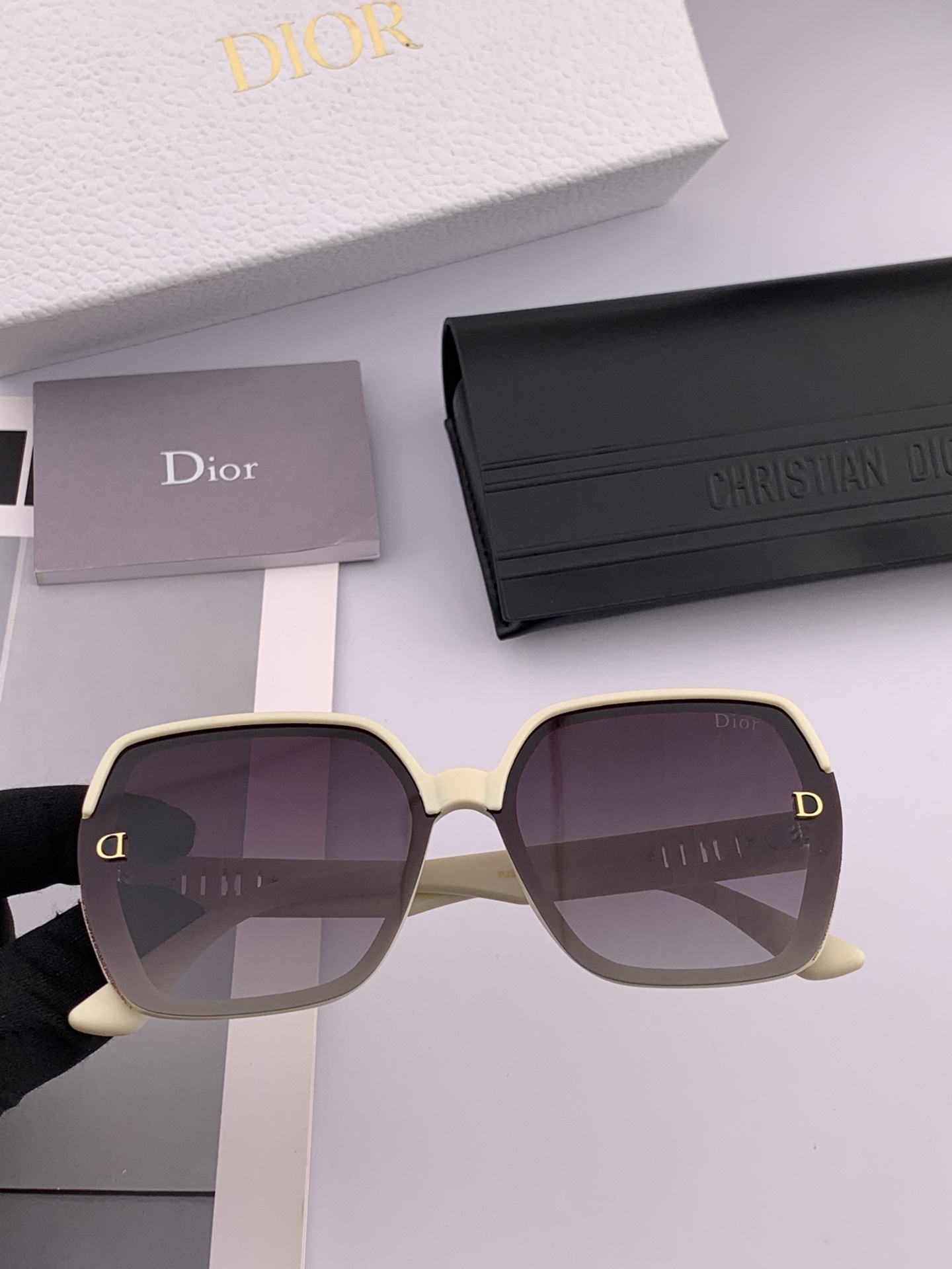  🔺 【DIOR-迪奥】2025开春新款 潮流爆款 时尚方框偏光太阳镜 高品质 佩戴舒适 网红潮款墨镜 