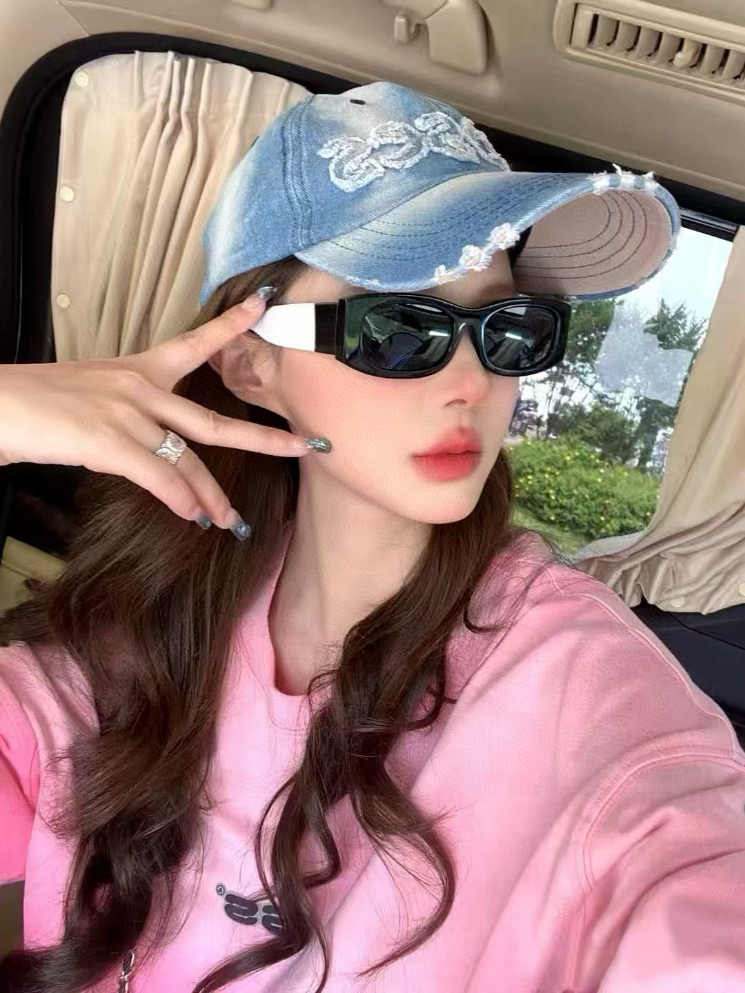   GUCCI2025开春新款一体镜 大框太阳镜男女同款 😎 
爆款小框尼龙太阳镜 超逼格超酷 
镜腿品