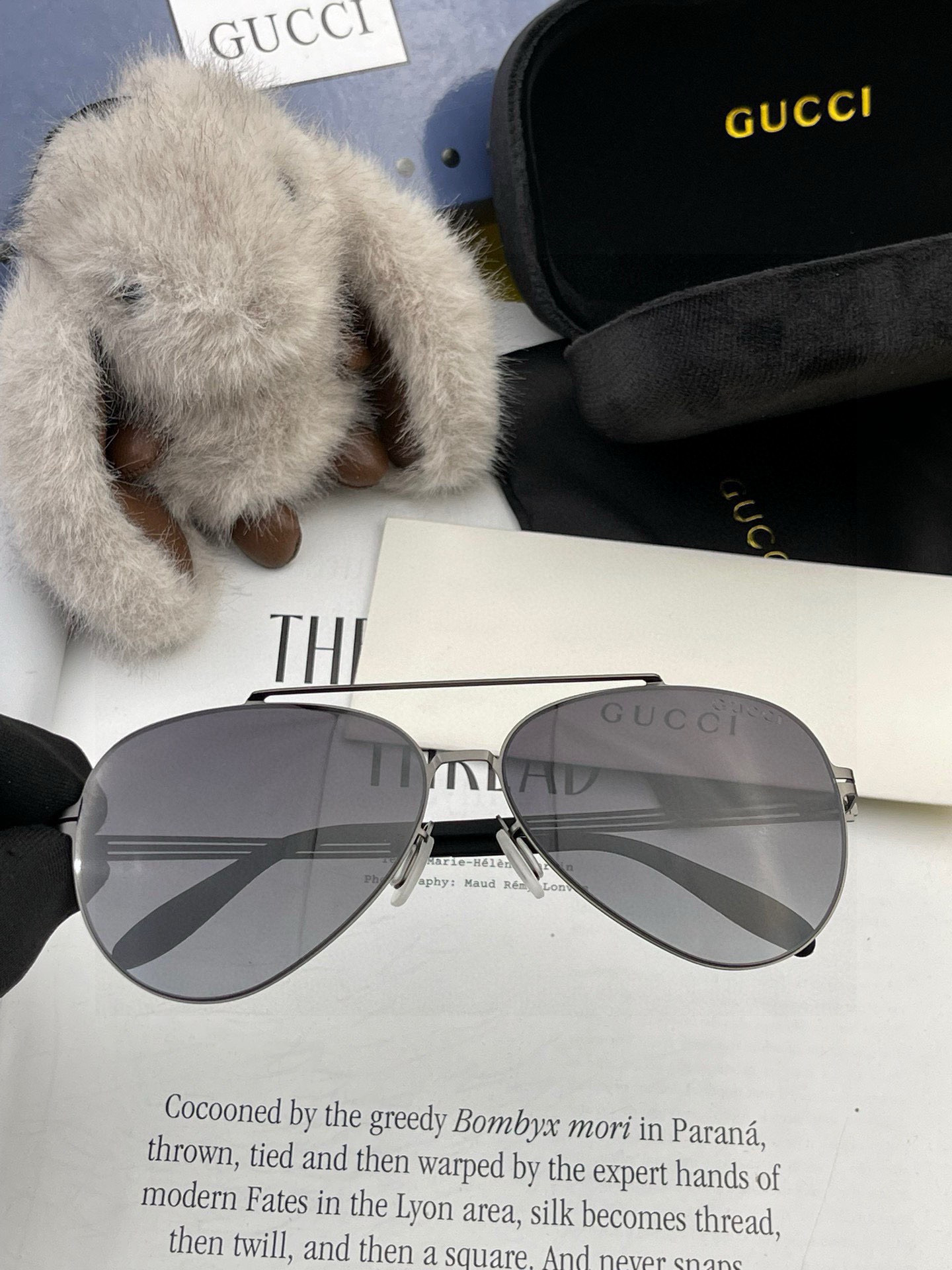        GUCCI 男款炫彩飞行员偏光太阳镜 ❤️材质：高清尼龙加厚卡槽高清偏光镜片 🌹无边框镜架