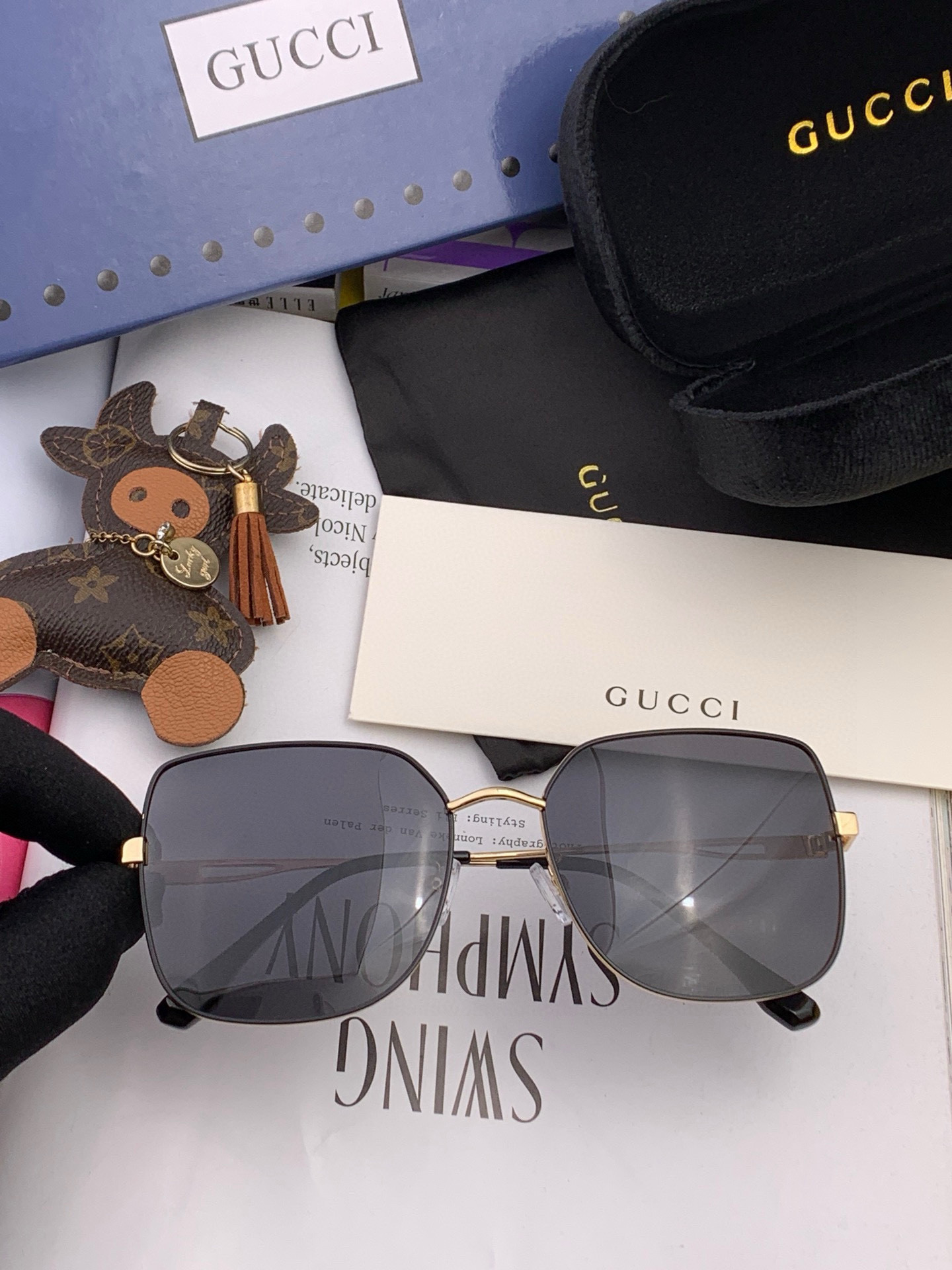  🔺 Gucci 🔻2025官方新款 众多明星同款色‼️‼️新款大框偏光墨镜 🌈🌈宝丽来超清加厚太阳镜