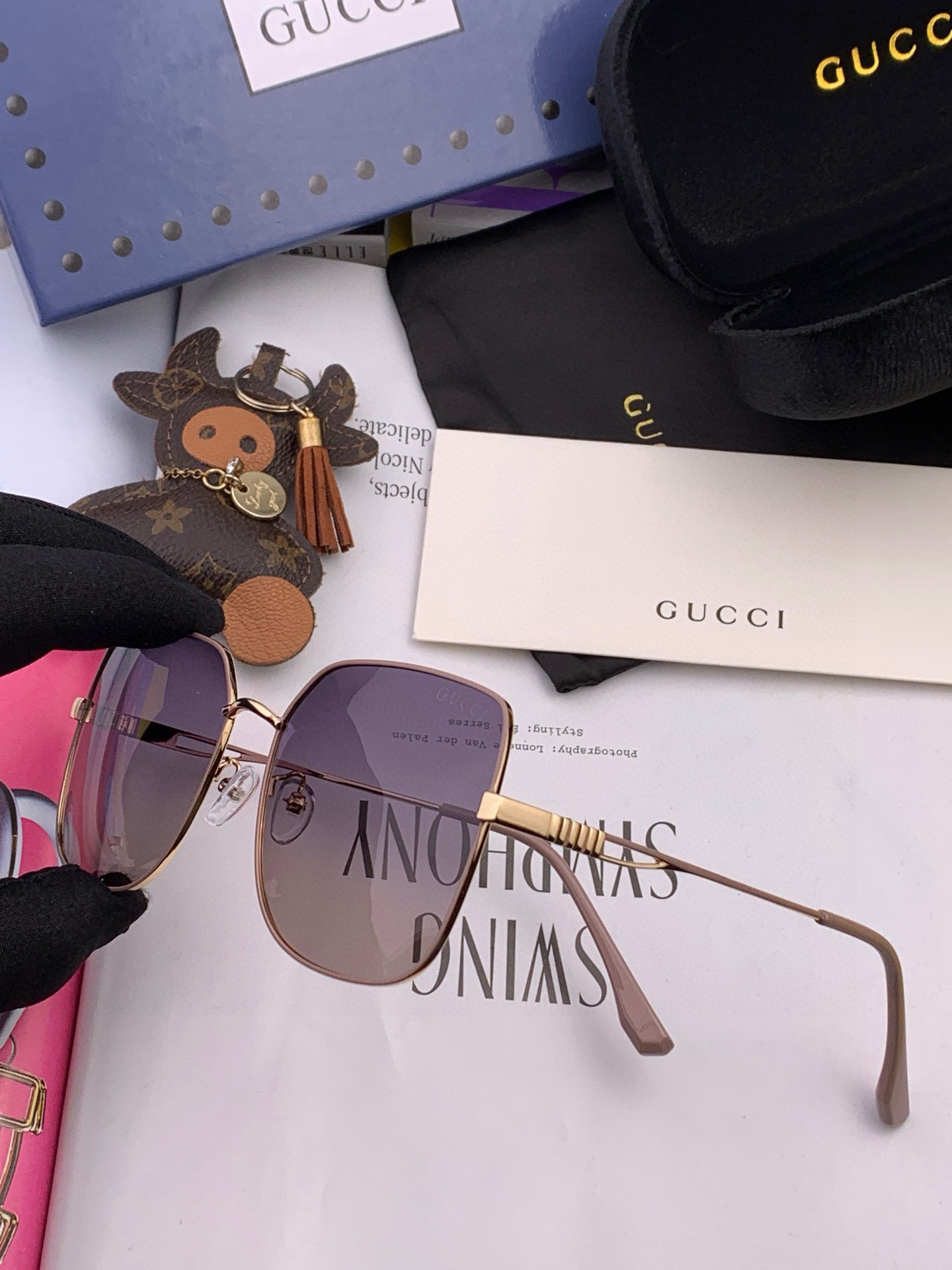   🔺 Gucci 🔻2025官方新款 众多明星同款色‼️‼️新款大框偏光墨镜 🌈🌈宝丽来超清加厚太阳镜