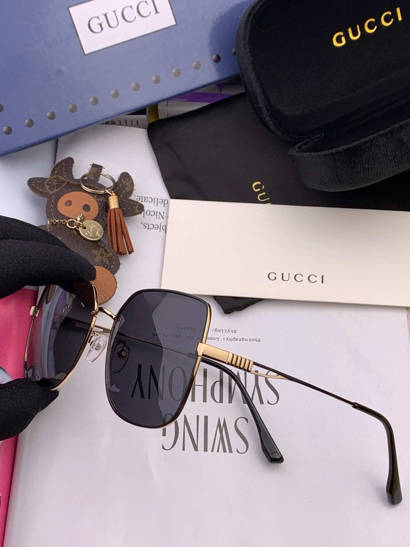   🔺 Gucci 🔻2025官方新款 众多明星同款色‼️‼️新款大框偏光墨镜 🌈🌈宝丽来超清加厚太阳镜