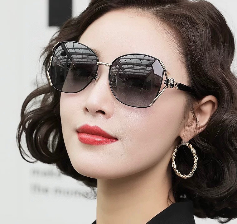 【CHANEL】香奈儿 2025新款山茶花潮流爆款 时尚圆框太阳镜 佩戴舒适 网红潮款墨镜  ♥️♥️型