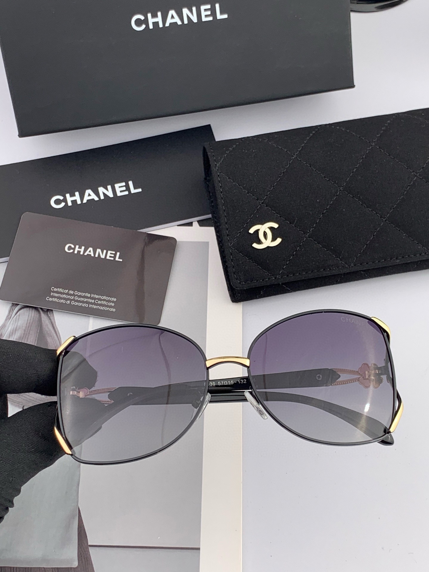【CHANEL】香奈儿 2025新款山茶花潮流爆款 时尚圆框太阳镜 佩戴舒适 网红潮款墨镜  ♥️♥️型