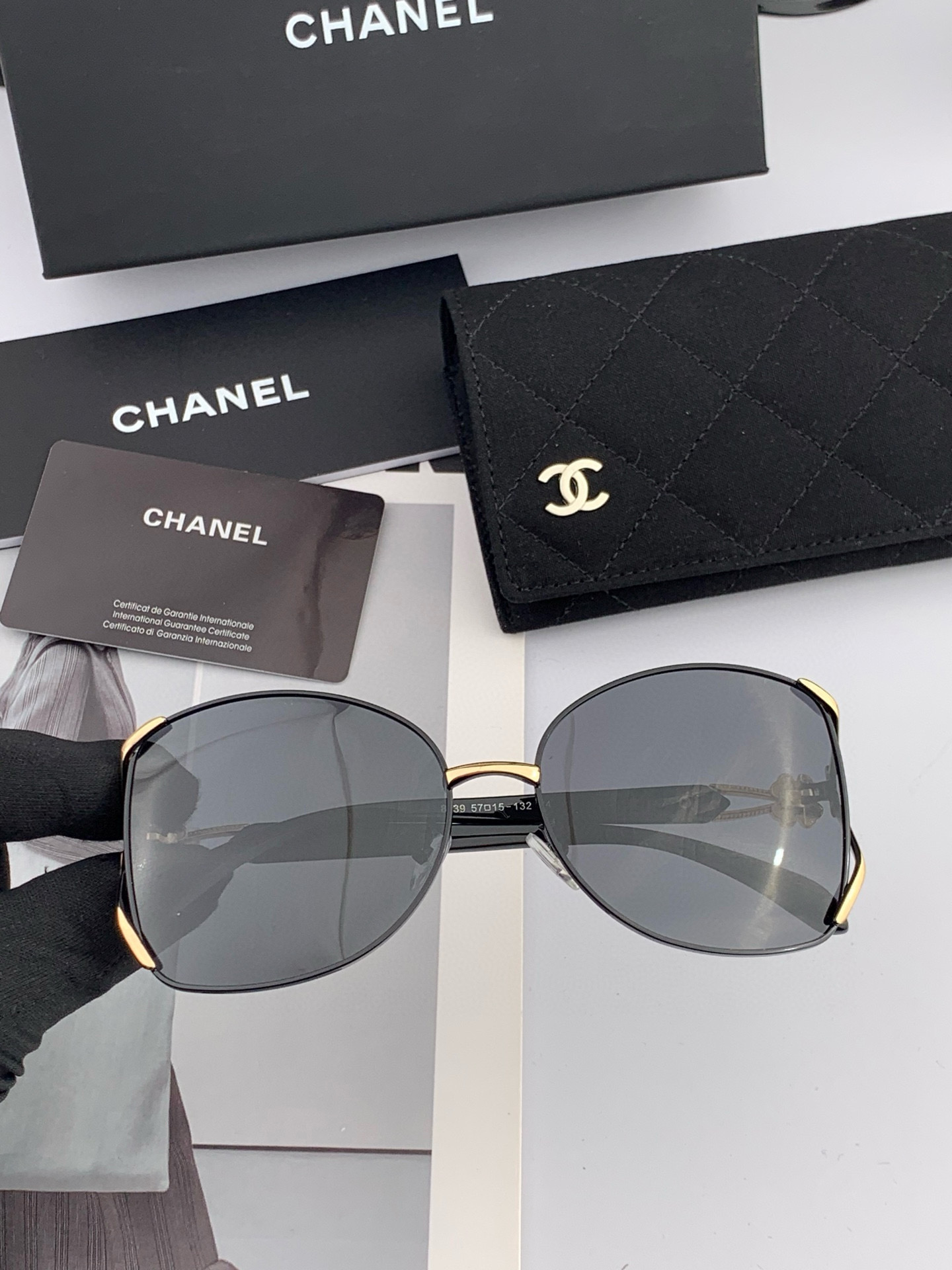 【CHANEL】香奈儿 2025新款山茶花潮流爆款 时尚圆框太阳镜 佩戴舒适 网红潮款墨镜  ♥️♥️型