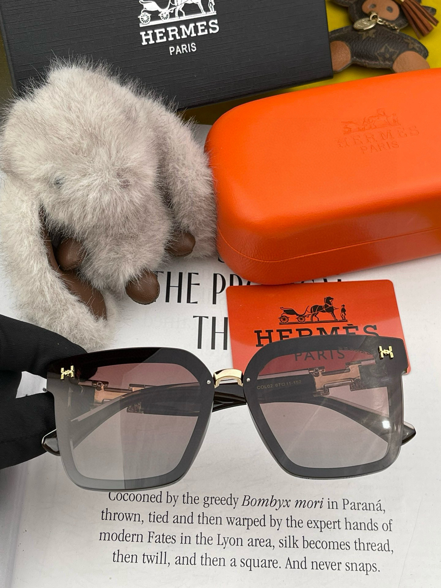   2025新款 爱马仕女士偏光太阳镜🕶️ 宝丽来高清镜片🎉高品质TR-90镜框 时尚百搭！
型号：H4