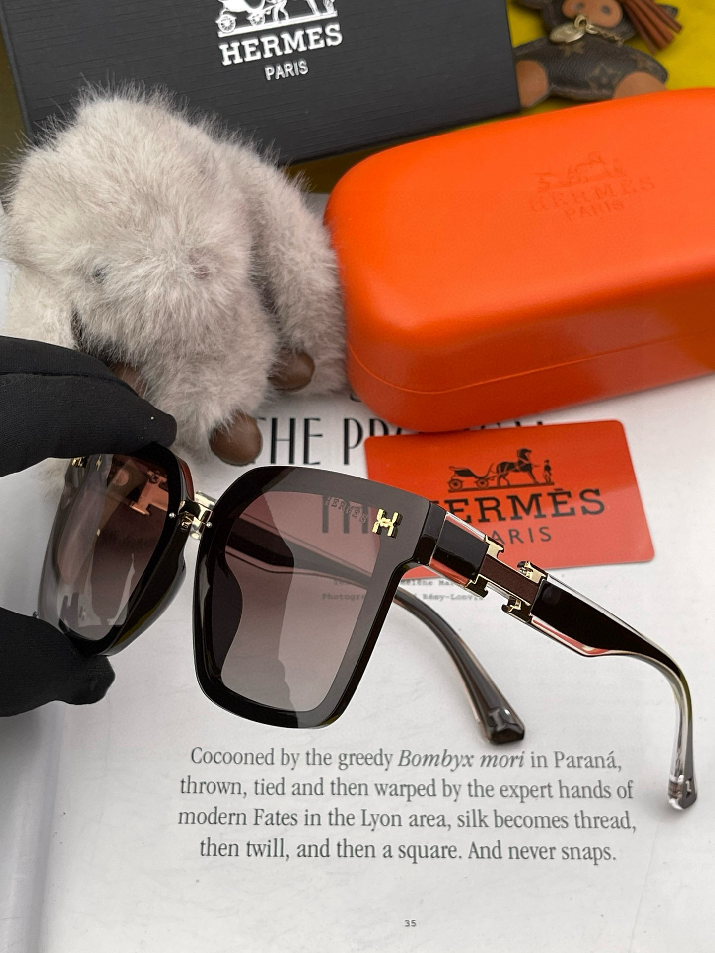   2025新款 爱马仕女士偏光太阳镜🕶️ 宝丽来高清镜片🎉高品质TR-90镜框 时尚百搭！
型号：H4