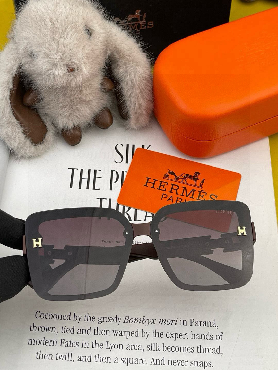   2025新款 爱马仕女士偏光太阳镜🕶️ 宝丽来高清镜片🎉高品质TR-90镜框 时尚百搭！
型号：H8