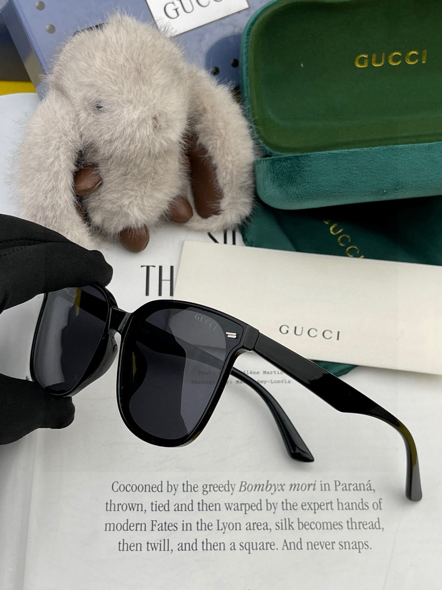   超好看 潮酷【GUCCI】古驰 新款款太阳镜以独特魅力和前卫风格诠释春夏最新眼镜，以方框设计，中梁连
