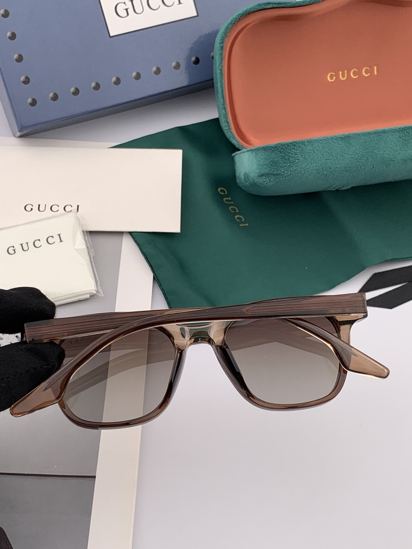  【TR偏光系列】Gucci   经典的方框设计，不挑脸型，无论搭配大衣还是连衣裙都非常显气质尼龙偏光镜
