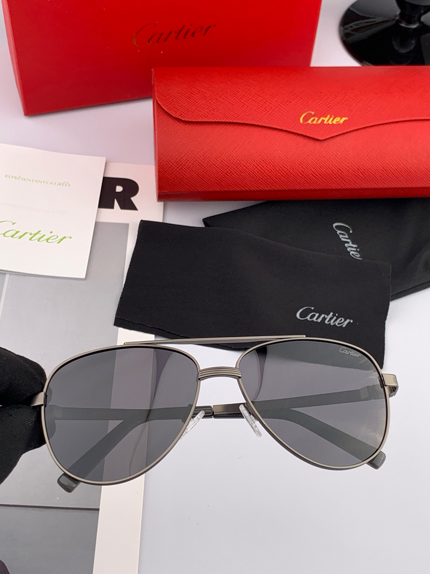  【Cartier  卡地亚】 👑男女款偏光墨镜  双色烤漆工艺  进口宝丽来偏光镜片   顶级做工彰显