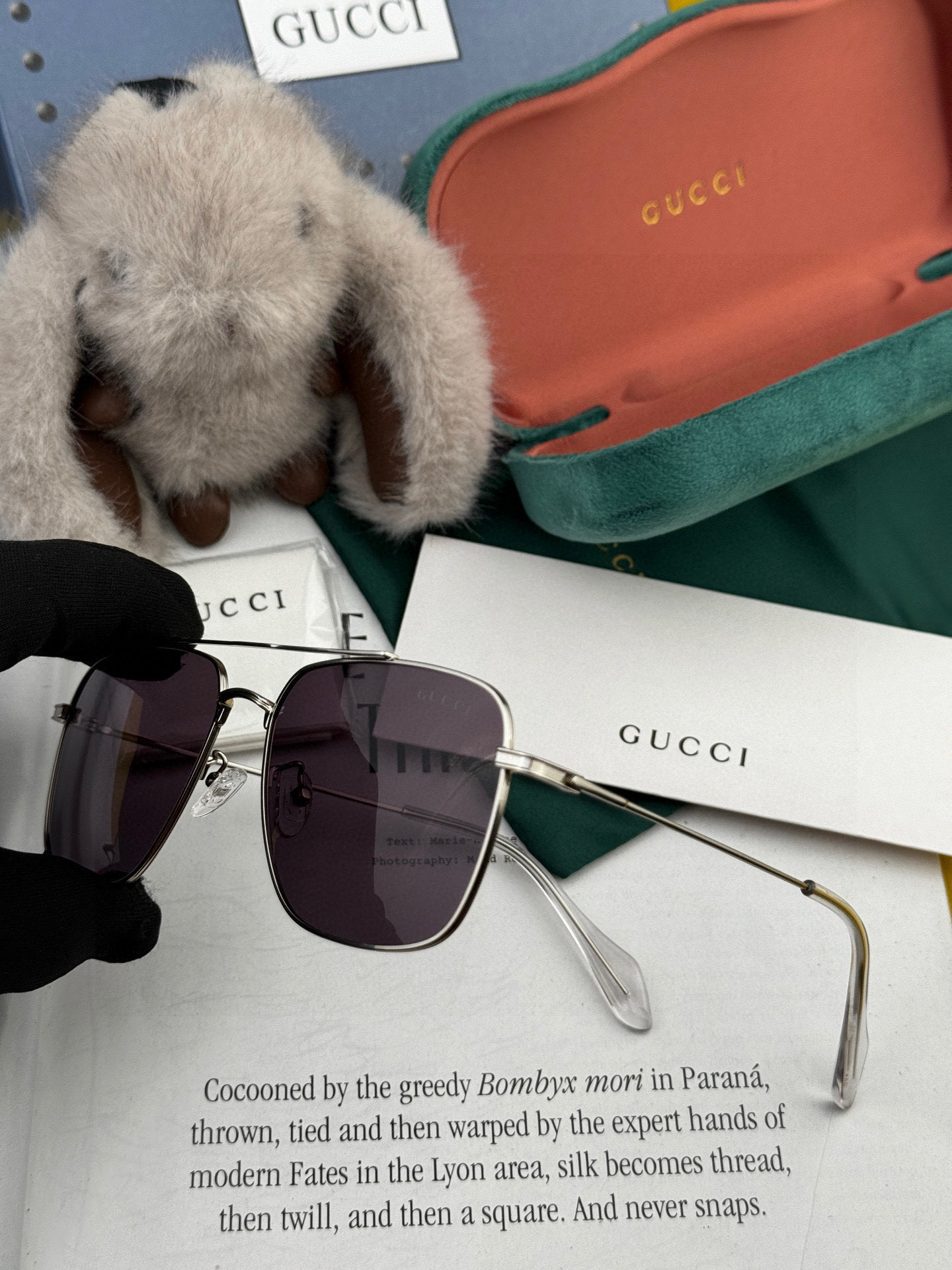   Gucci 。  高品质男女款墨镜   👍 进口宝丽来偏光镜片  。蛤蟆镜 开车钓鱼都可 。百搭显瘦