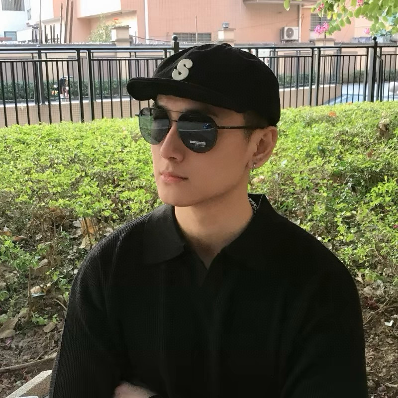       LV 男款炫彩飞行员偏光太阳镜 ❤️材质：高清尼龙加厚卡槽高清偏光镜片 🌹无边框镜架💕颜👍型
