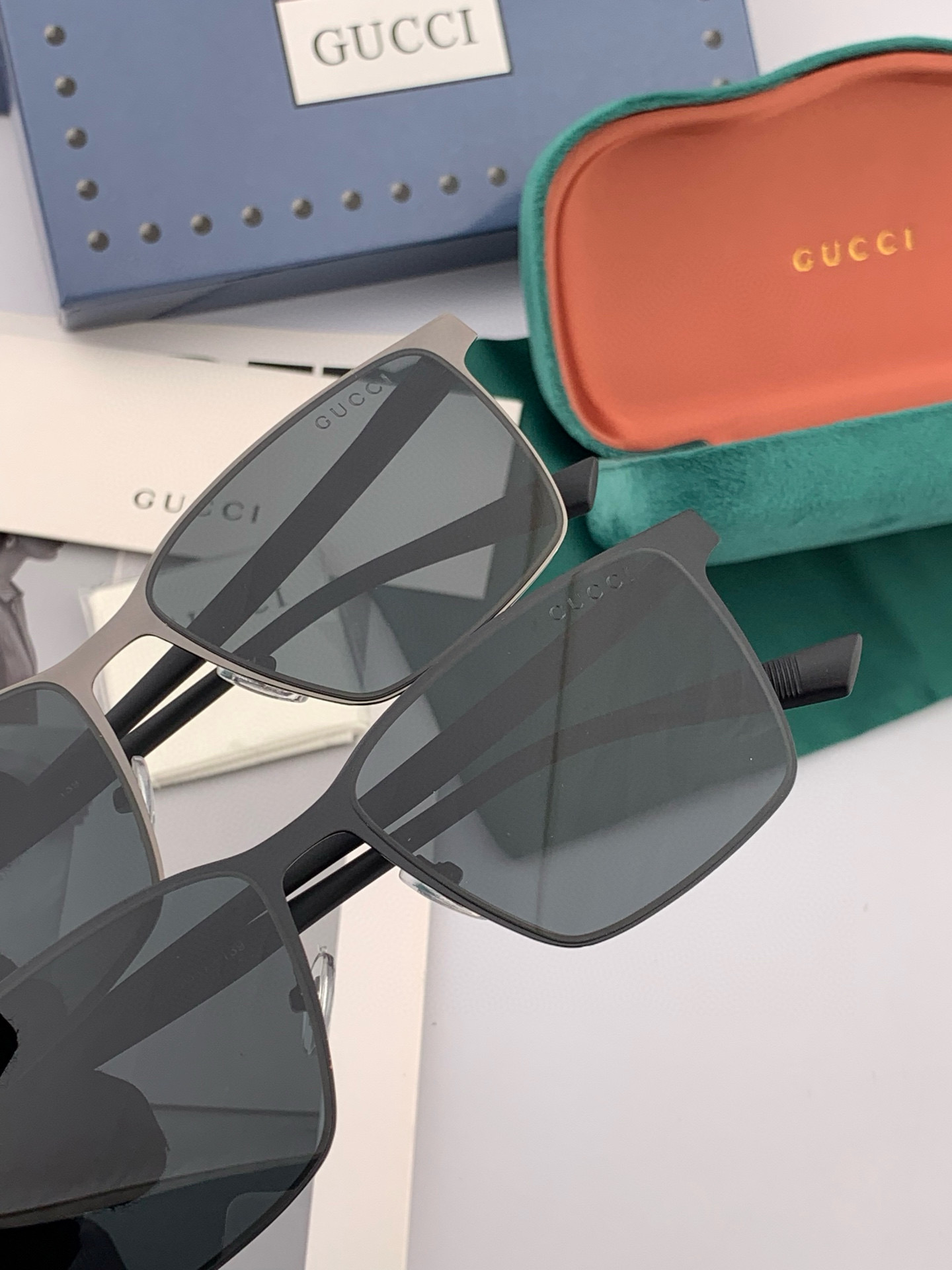        GUCCI 男款炫彩飞行员偏光太阳镜 ❤️材质：高清尼龙加厚卡槽高清偏光镜片 🌹无边框镜架