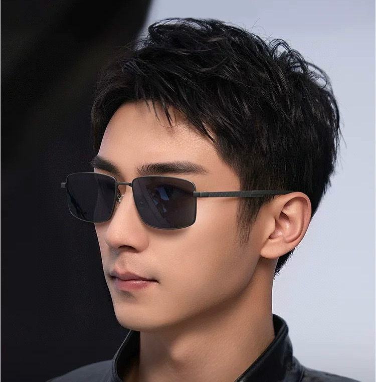        GUCCI 男款炫彩飞行员偏光太阳镜 ❤️材质：高清尼龙加厚卡槽高清偏光镜片 🌹无边框镜架