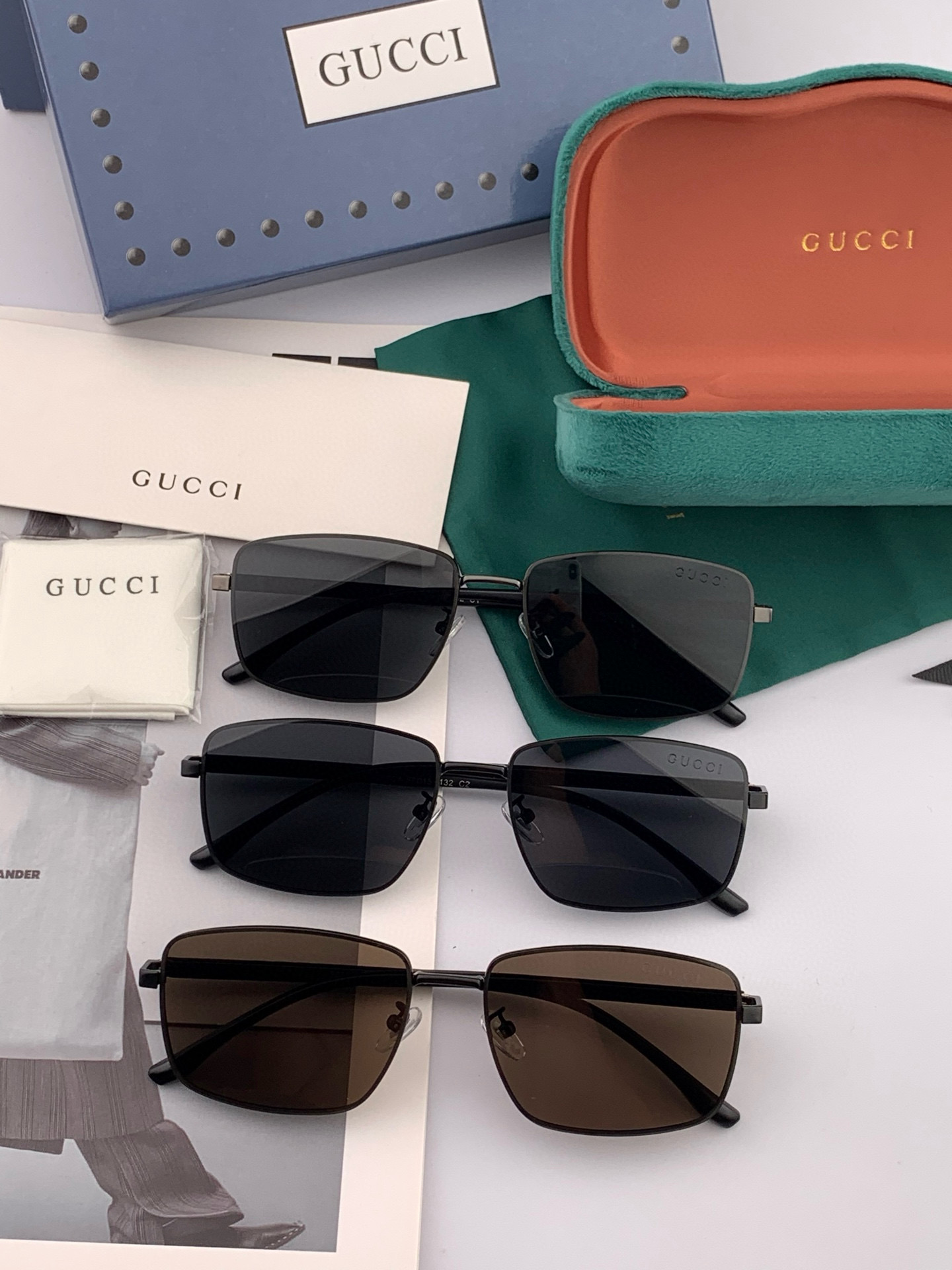        GUCCI 男款炫彩飞行员偏光太阳镜 ❤️材质：高清尼龙加厚卡槽高清偏光镜片 🌹无边框镜架