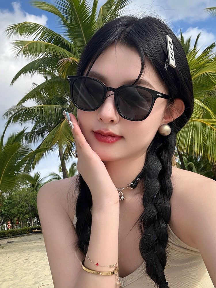   Gucci古奇 新款连体驶驾镜墨镜出行必众备多明星同款 太阳镜 男女太士阳镜飞行  型号：G8356