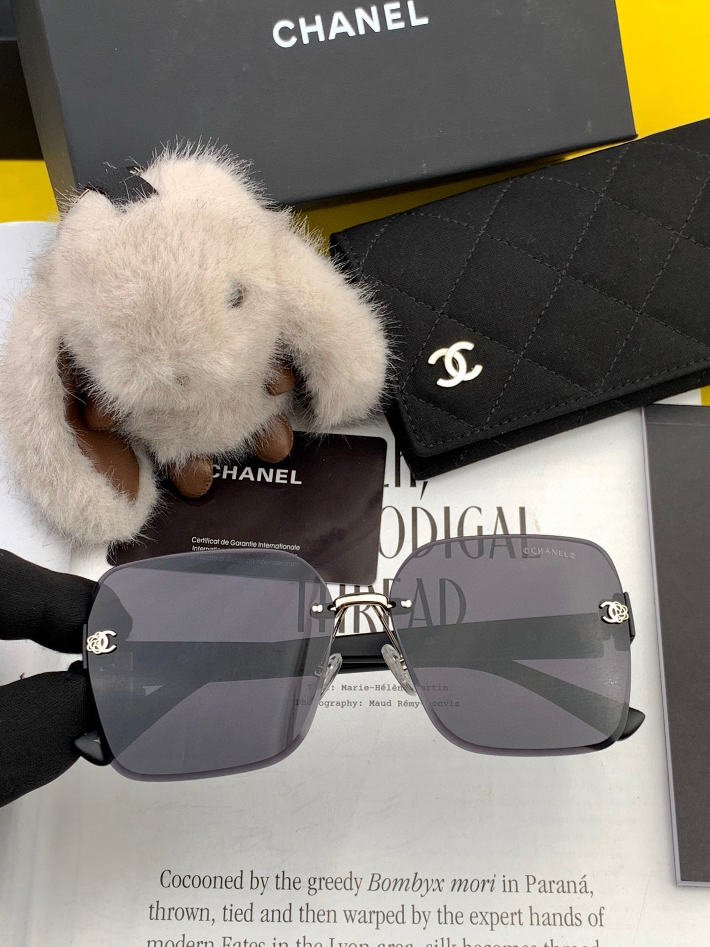   新品CHANEL 香奈儿太阳镜以独特魅力和前卫风格诠释春夏最新眼镜，质感超好佩带舒适 型号：CH45