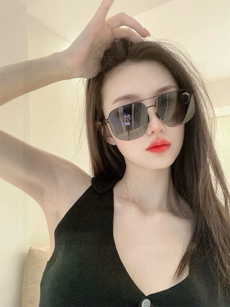 ♦️GUCCI 2025新款男女情侣款太阳镜多边形墨镜iP电镀永不褪色 超轻超有弹性整幅眼镜无螺丝重要的