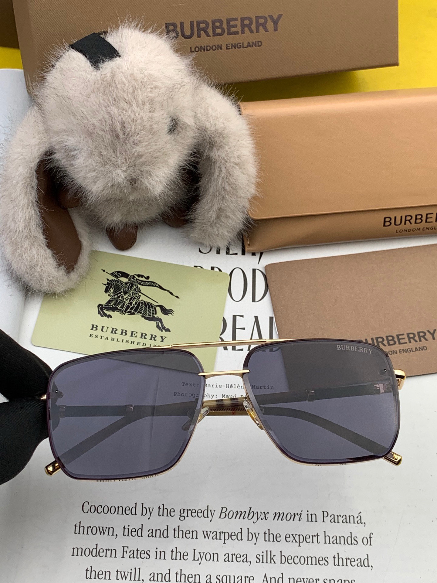  BURBERRY 巴宝莉 男士太阳眼镜 🕶🕶正版蛤蟆 太阳镜💋💋👣👣  高品质 不挑脸 火的狠 🍁🍁