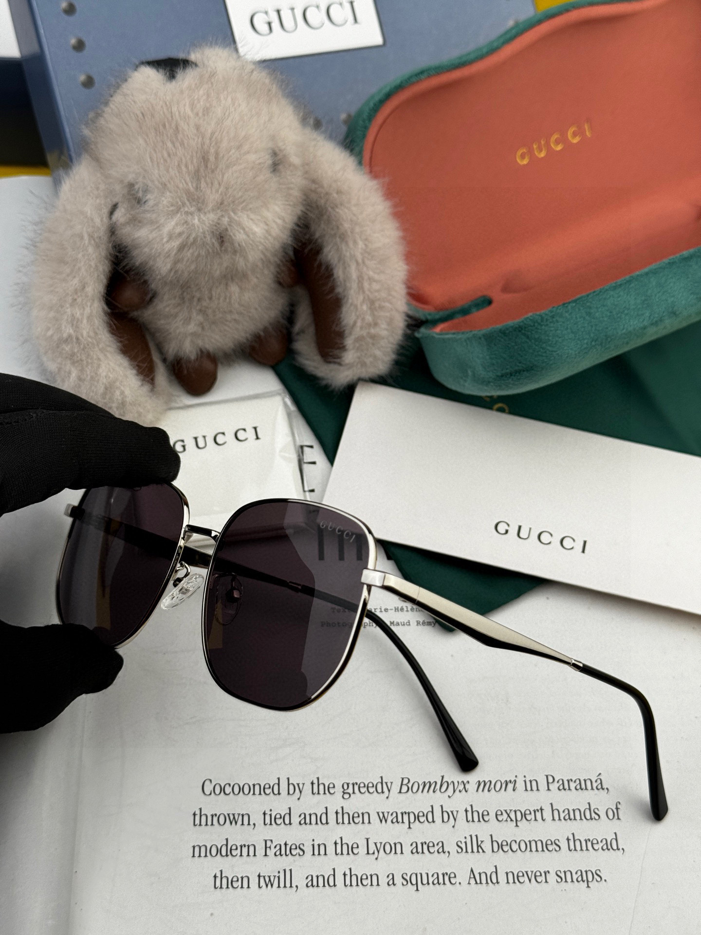   Gucci 。  高品质男女款墨镜   👍 进口宝丽来偏光镜片  。蛤蟆镜 开车钓鱼都可 。百搭显瘦