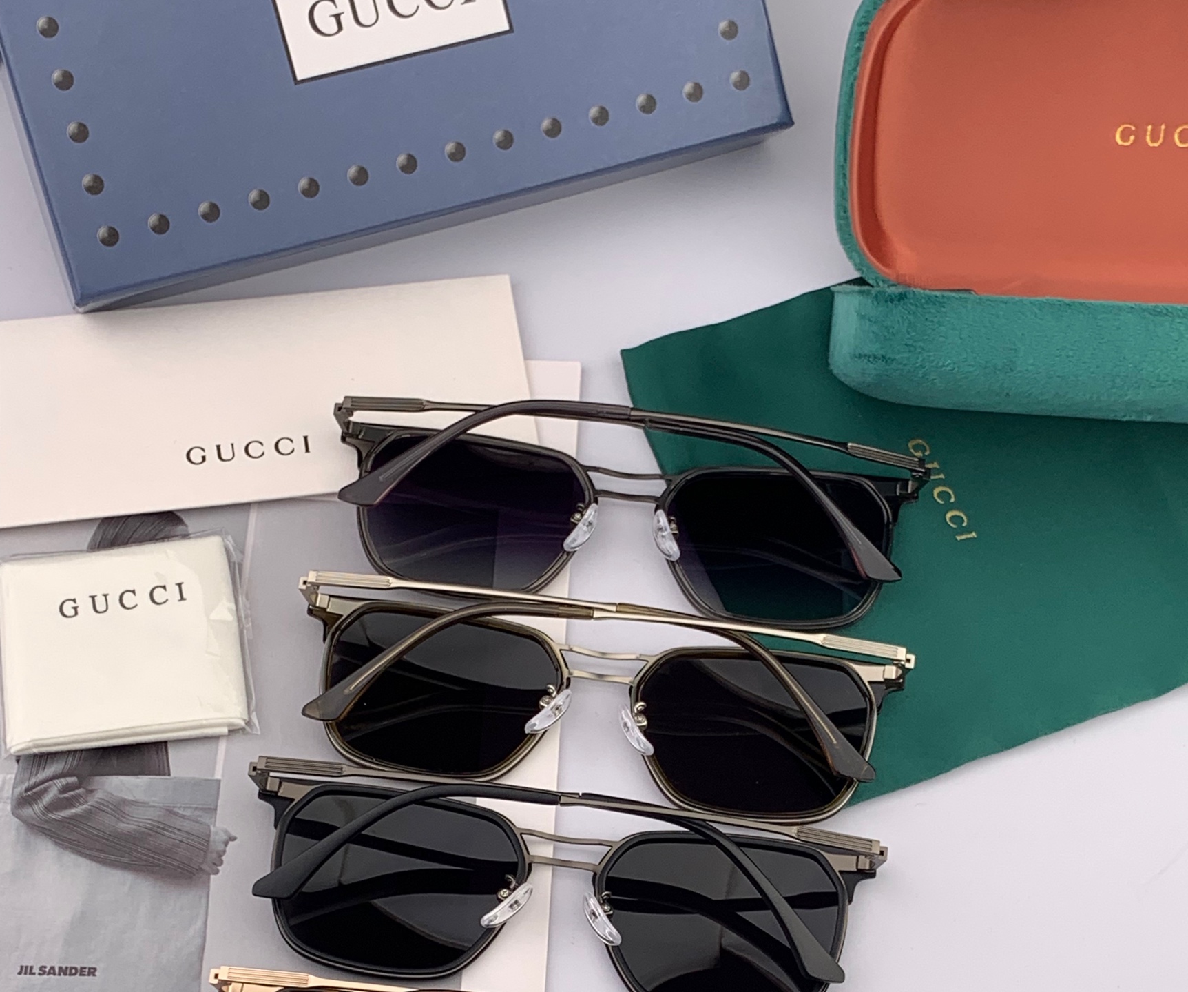 ♦️ GUCCI 2025新款男女情侣款太阳镜 超轻超有弹性整幅眼镜 重要的是压不坏 高清镜片、精湛的工