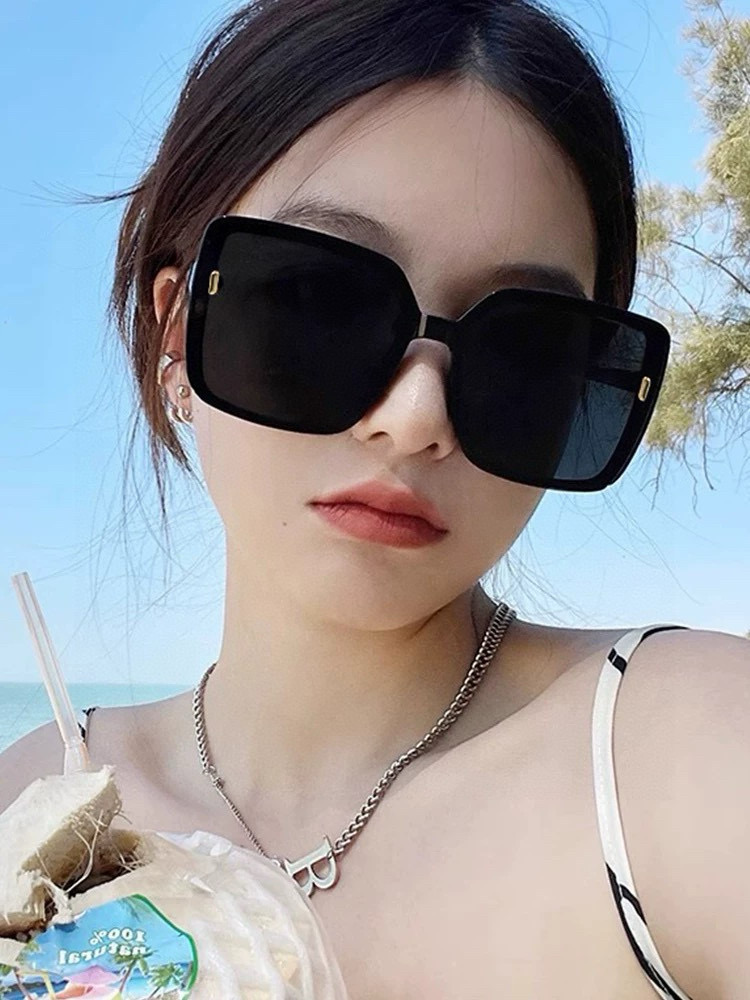   【DIOR】2025新款潮流爆款 时尚方框太阳镜 佩戴舒适 网红潮款墨镜  女士高清加厚偏光太阳镜🕶