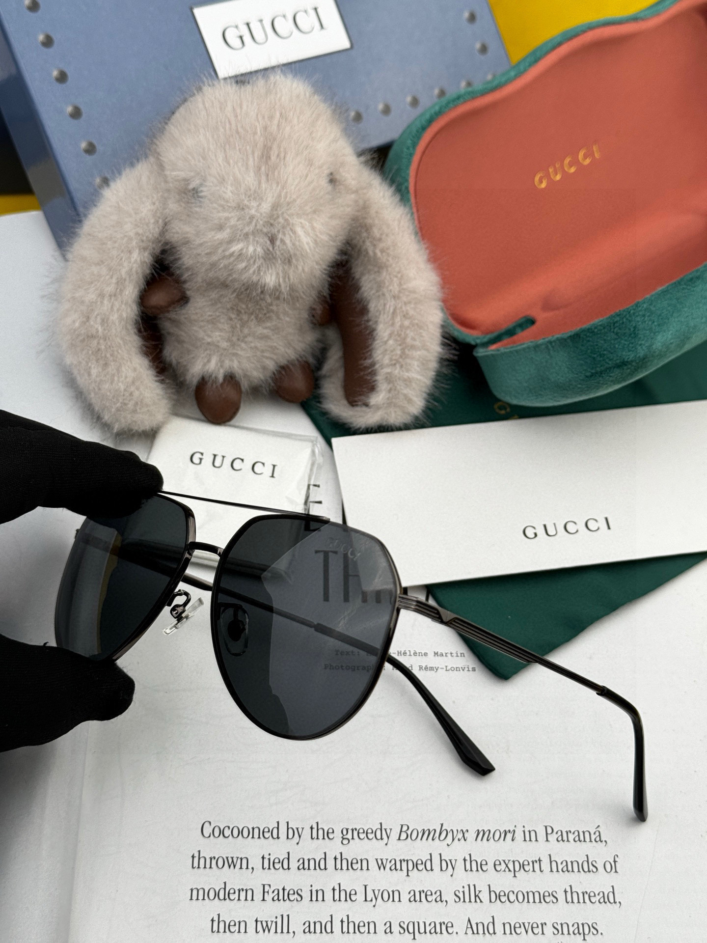         GUCCI 男款炫彩飞行员偏光太阳镜 ❤️材质：高清尼龙加厚卡槽高清偏光镜片 🌹无边框镜