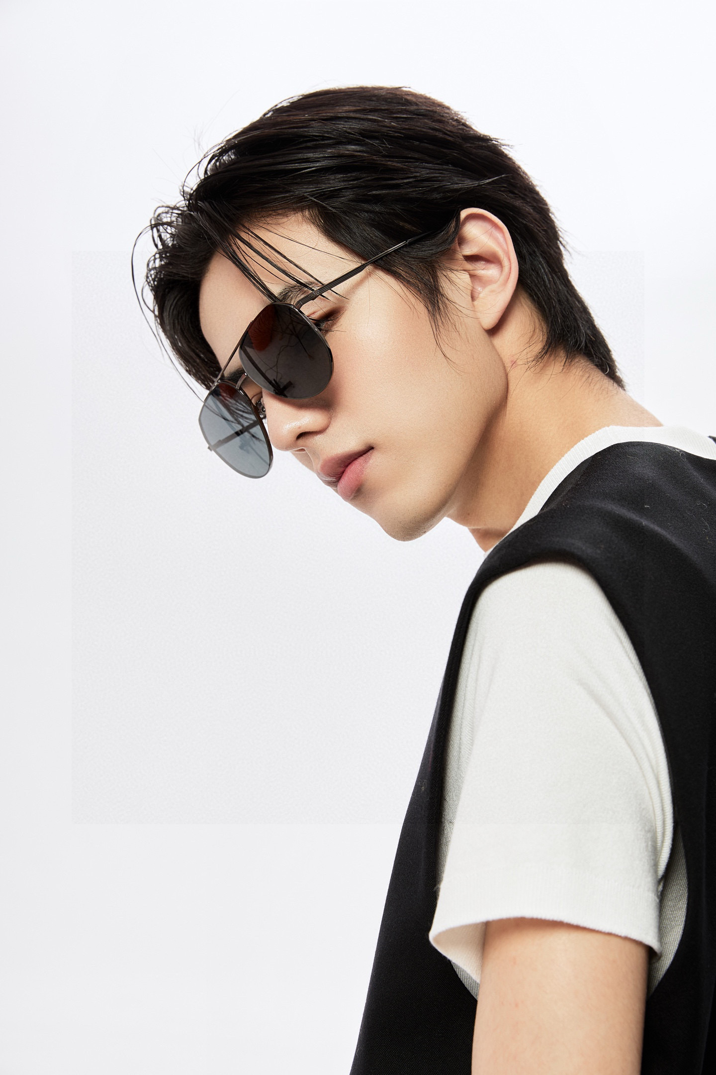         GUCCI 男款炫彩飞行员偏光太阳镜 ❤️材质：高清尼龙加厚卡槽高清偏光镜片 🌹无边框镜