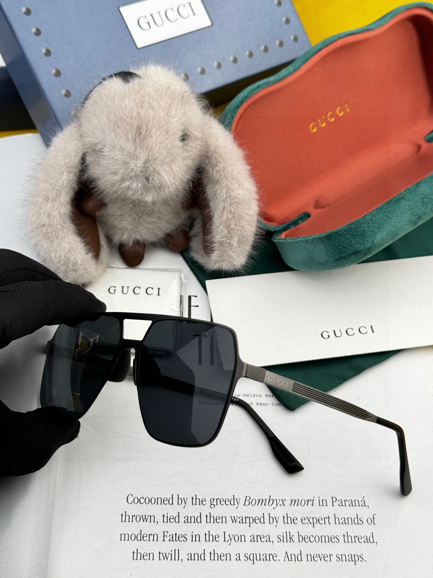         GUCCI 男款炫彩飞行员偏光太阳镜 ❤️材质：高清尼龙加厚卡槽高清偏光镜片 🌹无边框镜