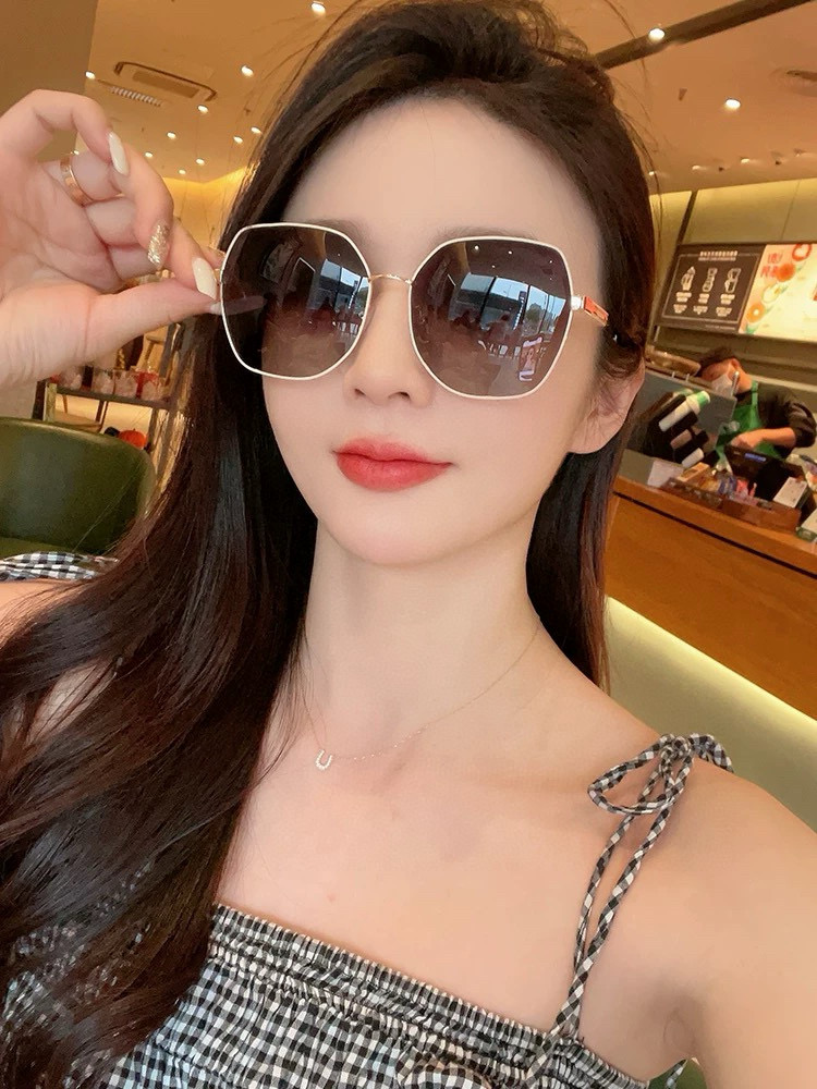    🔺GUCCI 🔻2025官方新款 众多明星同款色‼️‼️新款大框偏光墨镜 🌈🌈宝丽来超清加厚太阳镜