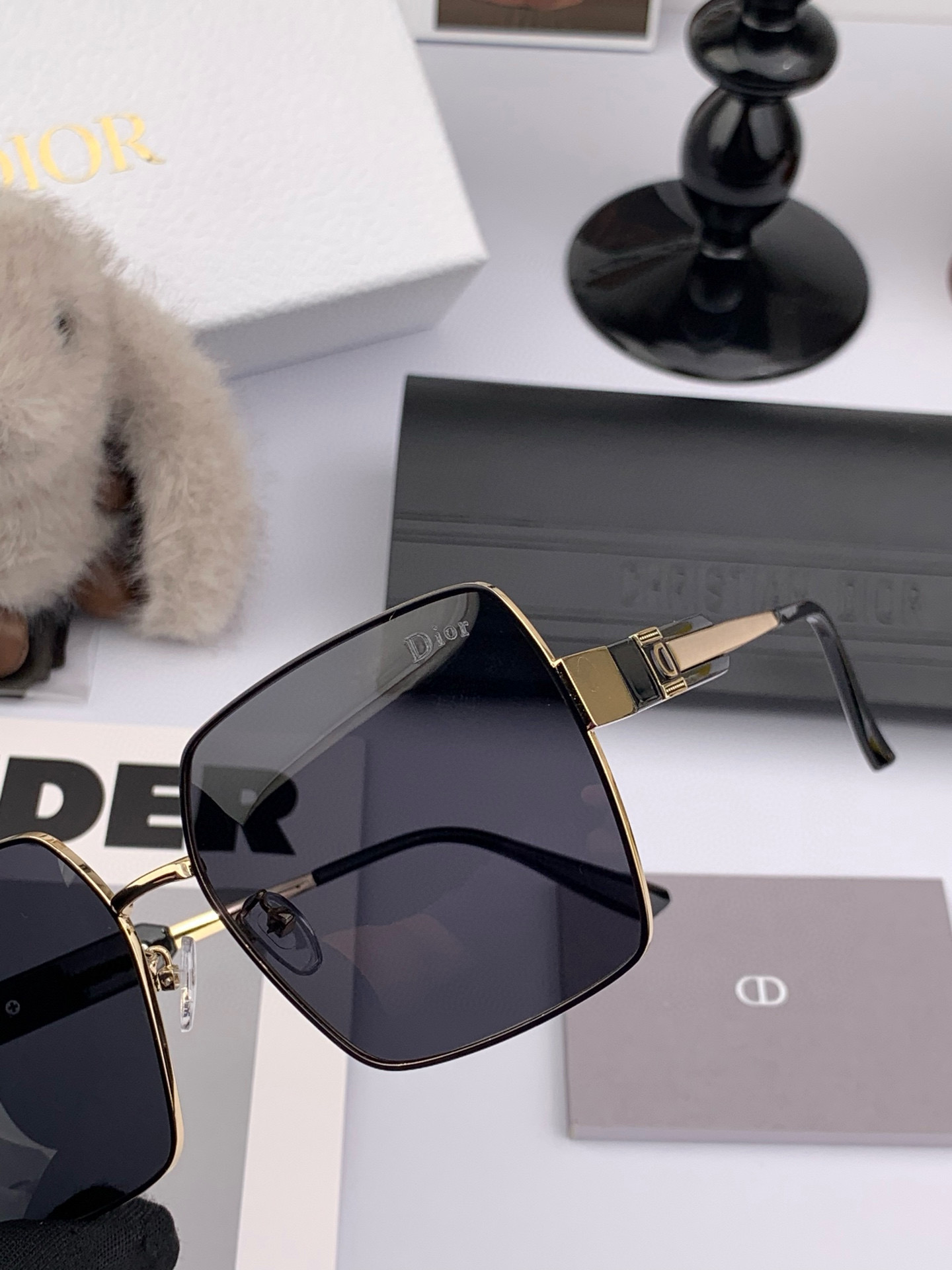  🔺 【DIOR-迪奥】2025开春新款 潮流爆款 时尚方框偏光太阳镜 高品质 佩戴舒适 网红潮款墨镜 