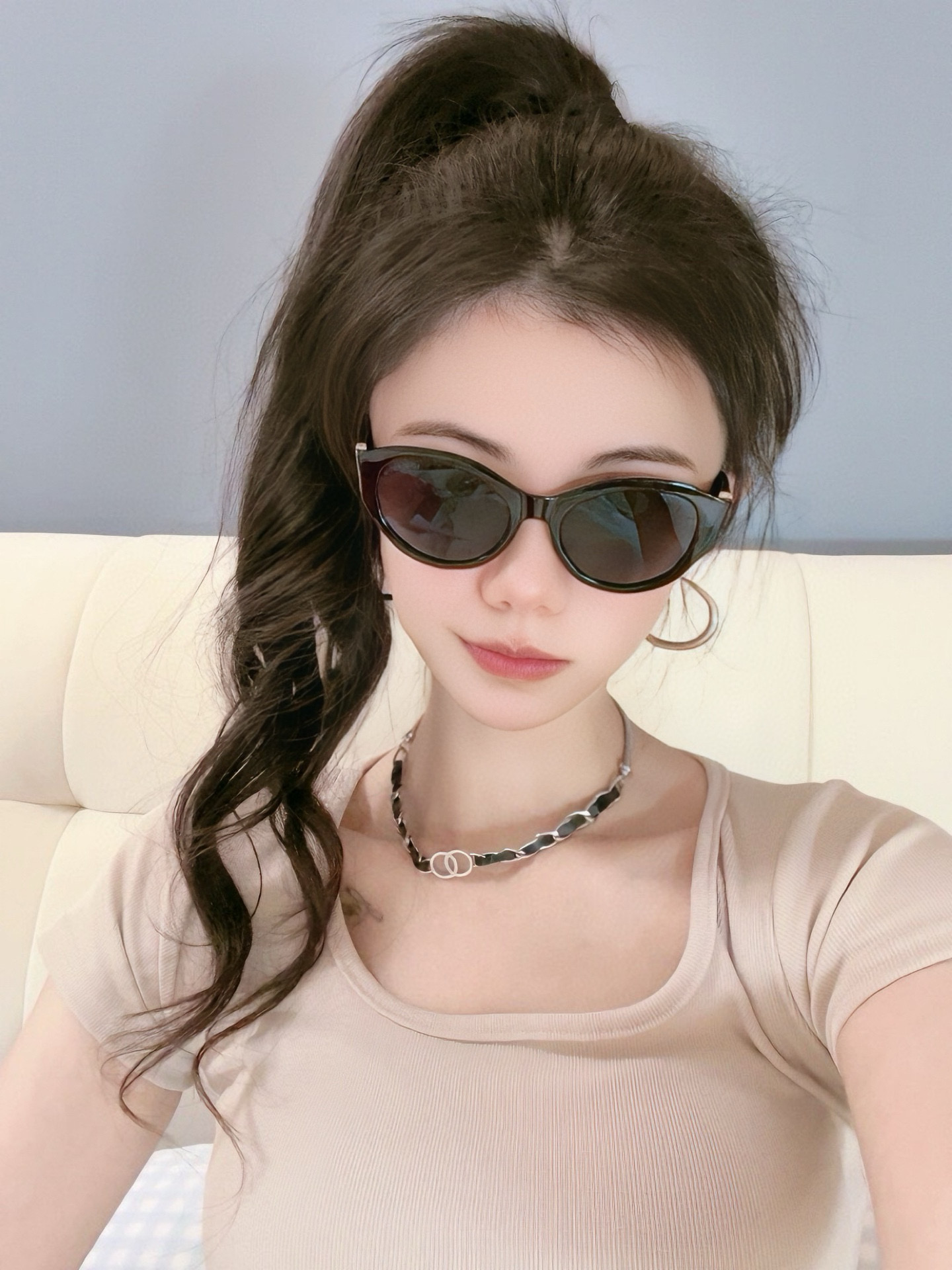   LV 2025新款女士方框太阳眼镜 开车墨镜 新款太阳镜  时尚大方 舒适轻盈 精致奢华 超轻 型号