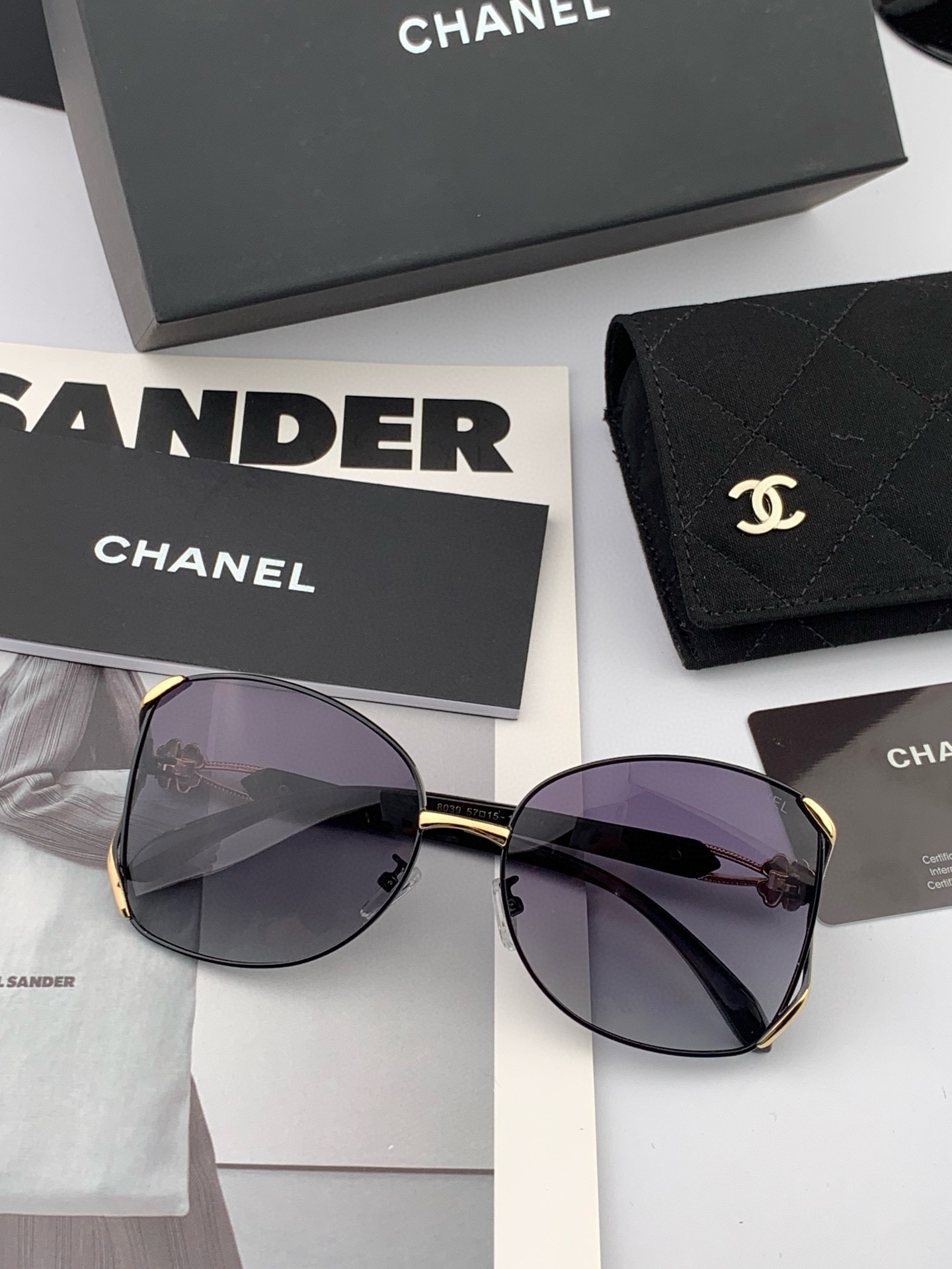 【CHANEL】香奈儿 2025新款山茶花潮流爆款 时尚圆框太阳镜 佩戴舒适 网红潮款墨镜  ♥️♥️型