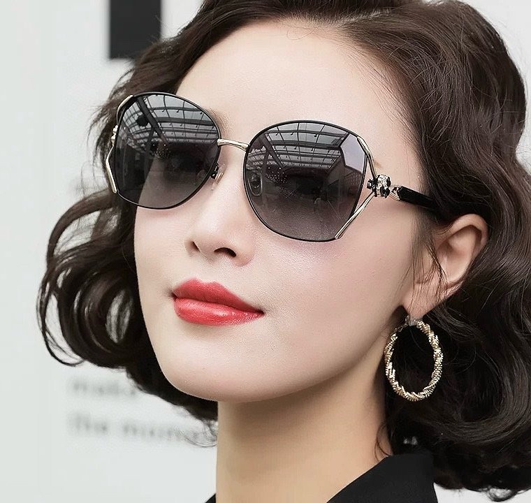 【CHANEL】香奈儿 2025新款山茶花潮流爆款 时尚圆框太阳镜 佩戴舒适 网红潮款墨镜  ♥️♥️型