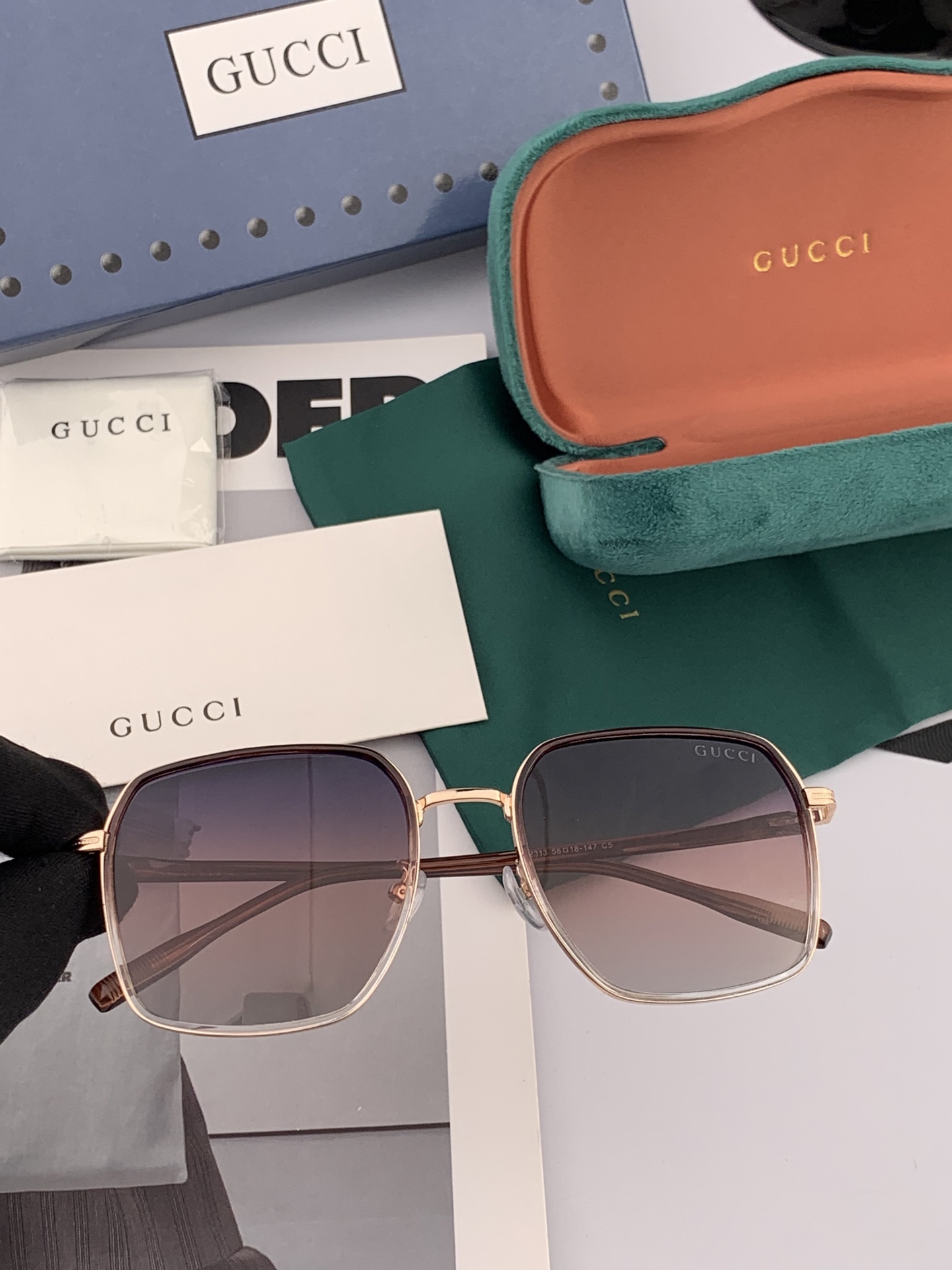  【偏光系列】Gucci   经典的方框设计，不挑脸型，无论搭配大衣还是连衣裙都非常显气质偏光镜片预防紫