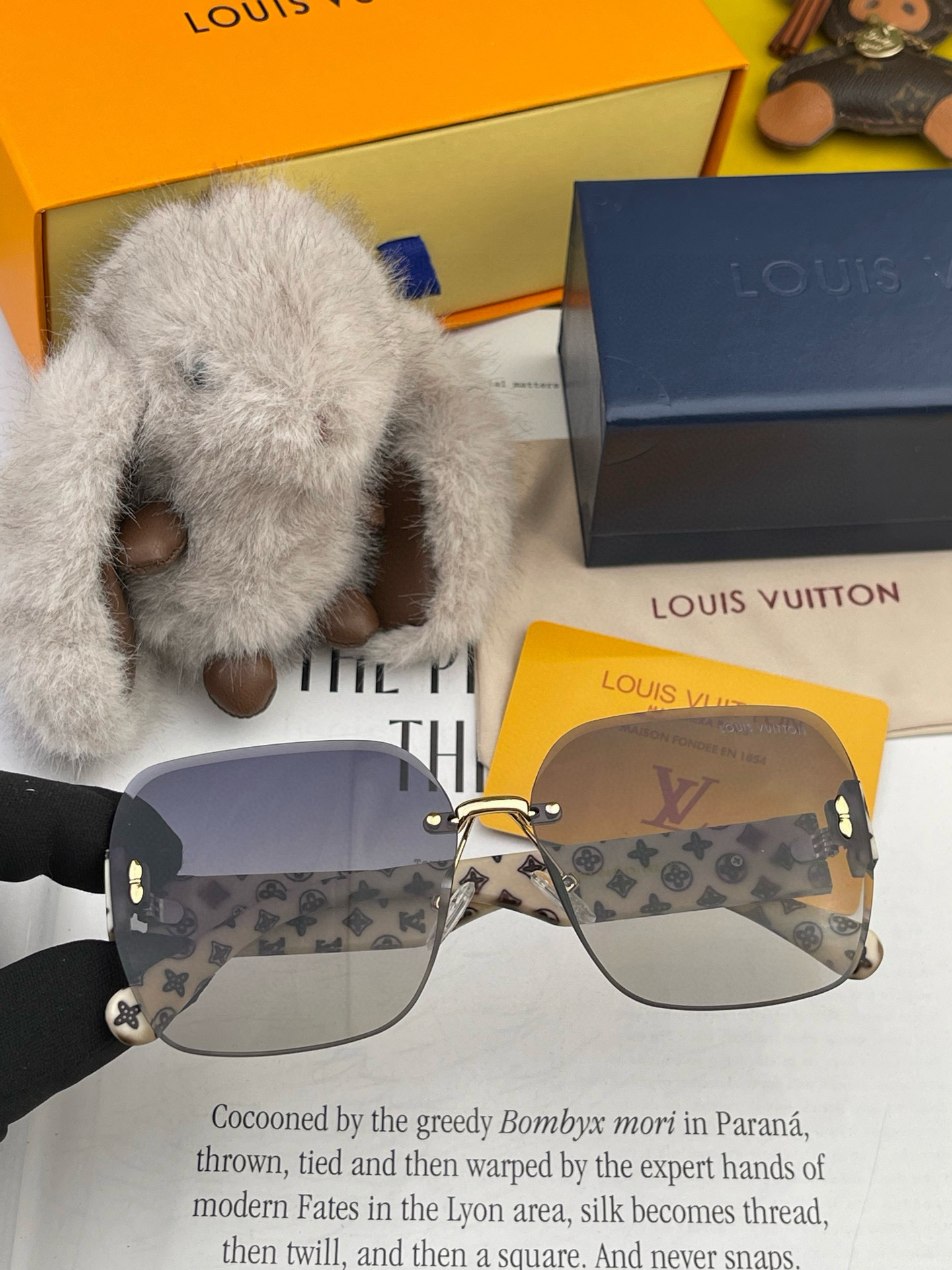 🔺 【LV】2025开春新款 潮流爆款 时尚方框太阳镜 高品质 佩戴舒适 网红潮款墨镜 型号：L3100