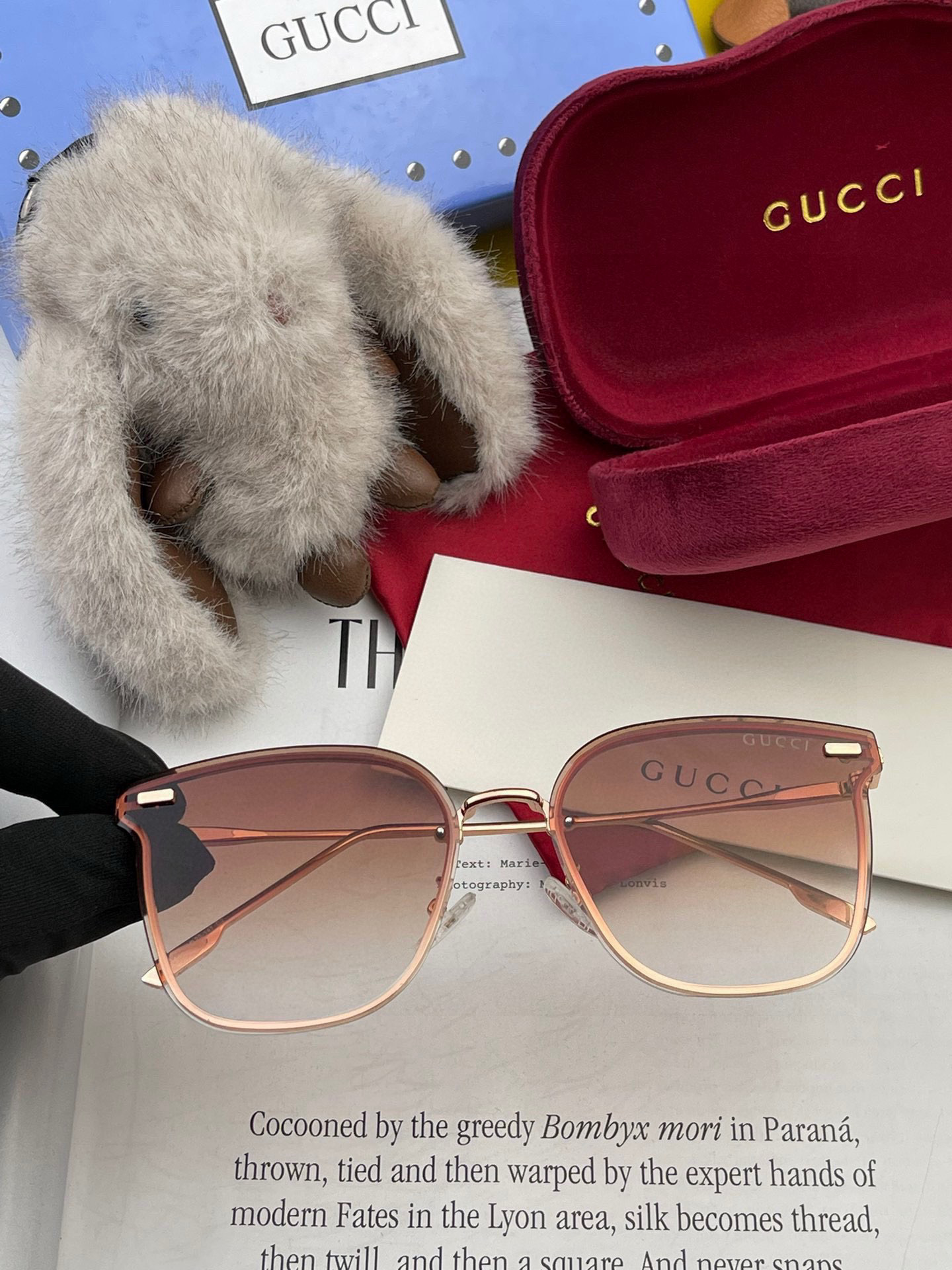  🔺 【GUCCI】2025开春新款 潮流爆款 时尚方框太阳镜 高品质 佩戴舒适 网红潮款墨镜 型号：G