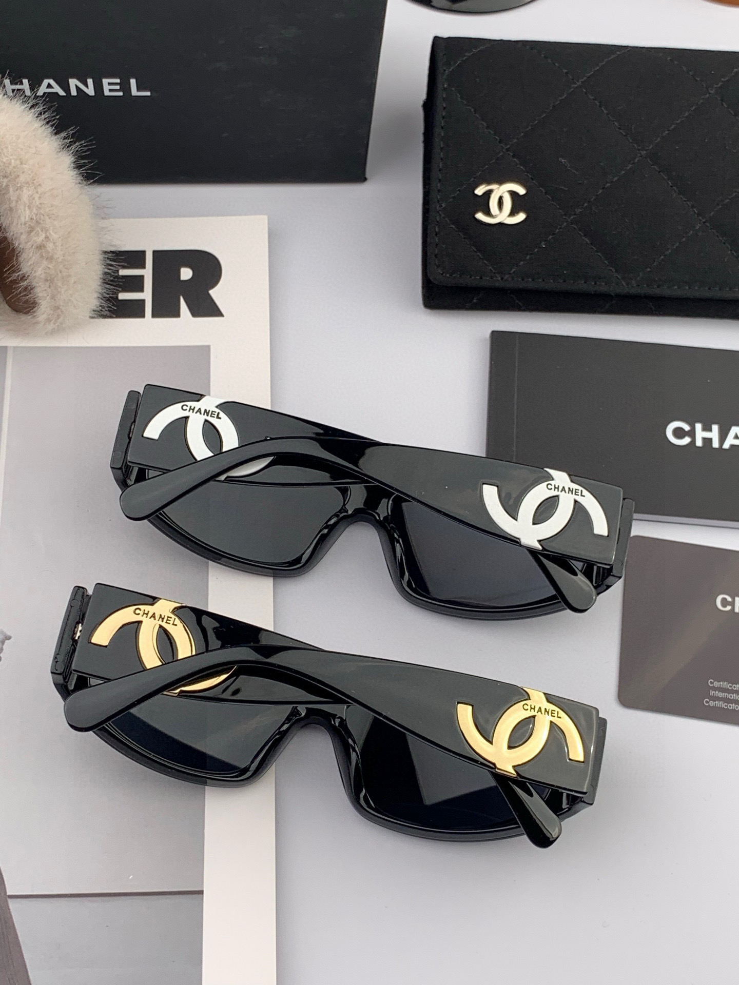    新品CHANEL 香奈儿太阳镜以独特魅力和前卫风格诠释春夏最新眼镜，质感超好佩带舒适 型号：CH2