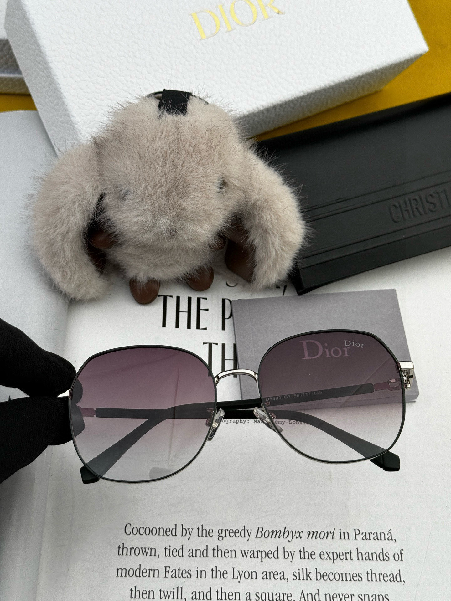   【DIOR】2025新款潮流爆款 时尚方框太阳镜 佩戴舒适 网红潮款墨镜  女士高清加厚偏光太阳镜🕶