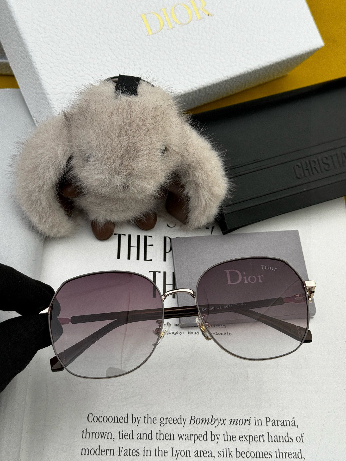   【DIOR】2025新款潮流爆款 时尚方框太阳镜 佩戴舒适 网红潮款墨镜  女士高清加厚偏光太阳镜🕶